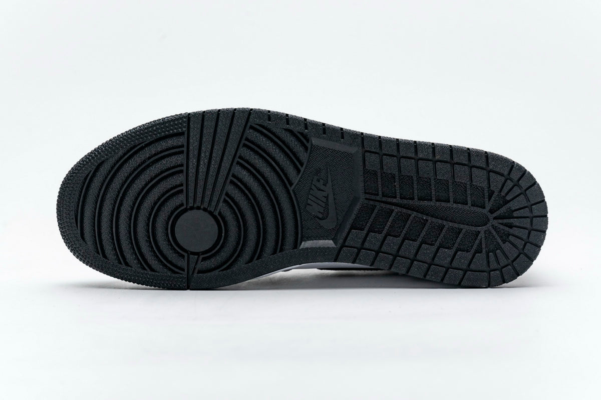 Jordan 1 Retro High Light Smoke Grey