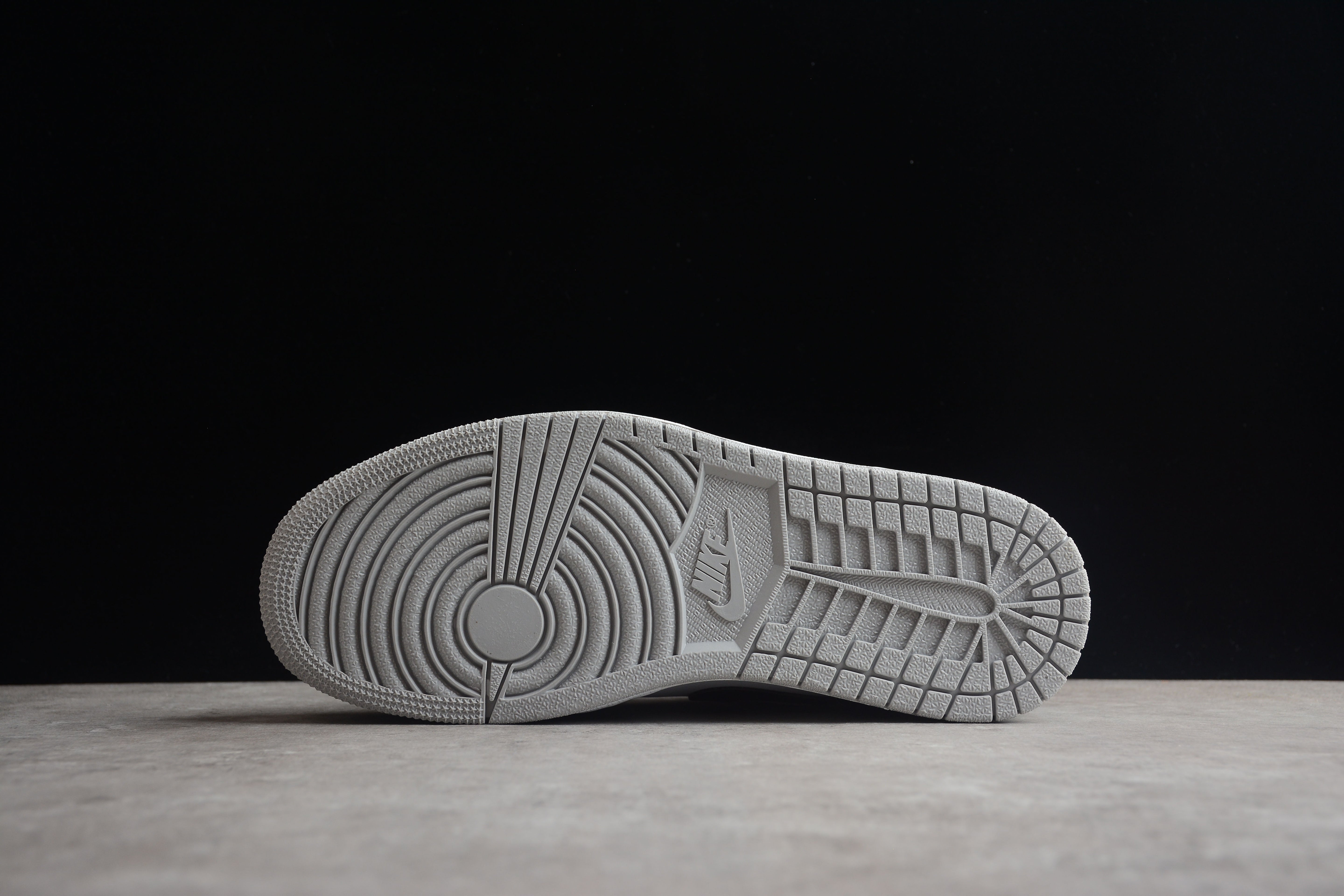 Jordan 1 Low Shadow Toe