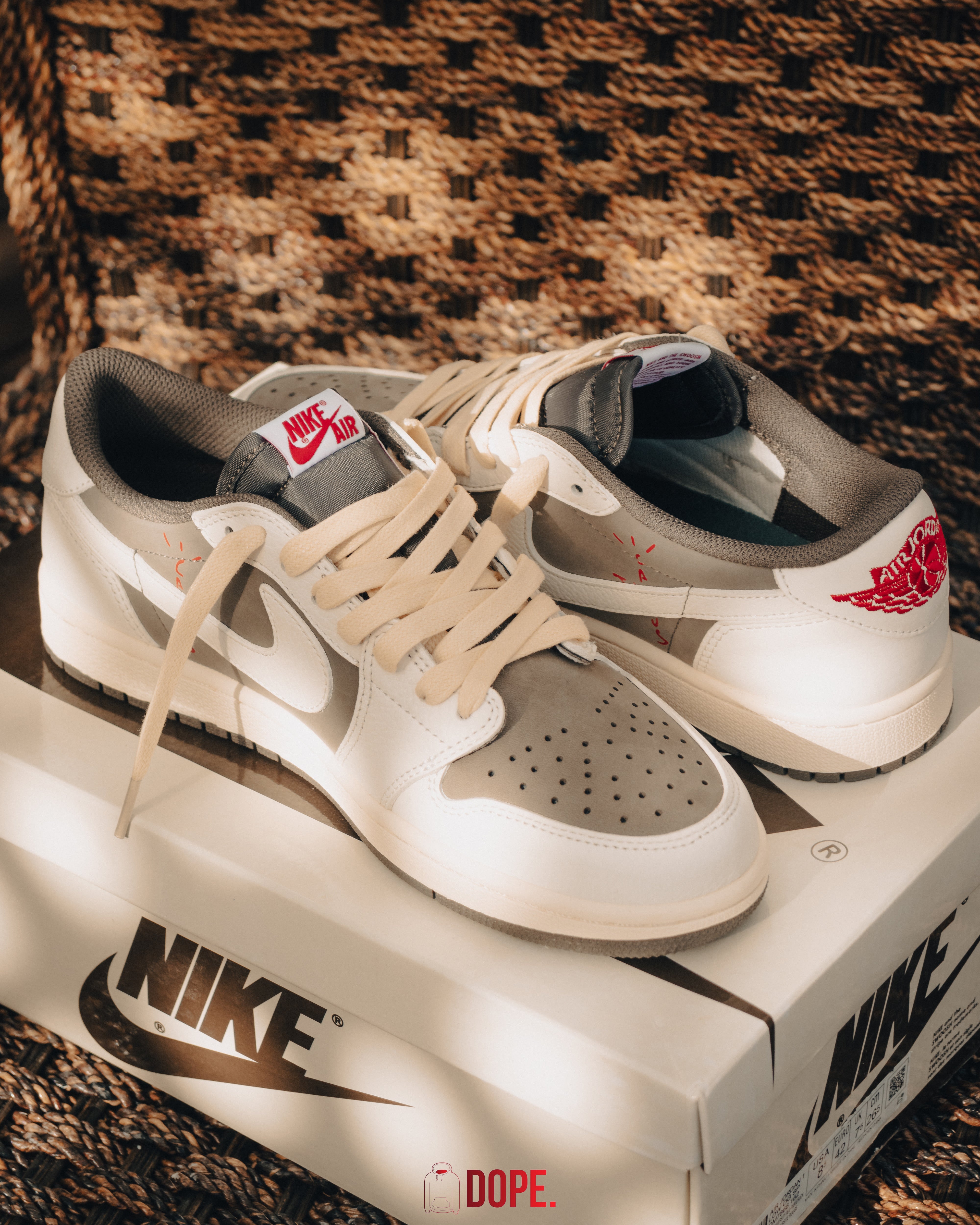 Jordan 1 Retro Low OG SP Travis Scott Reverse Mocha