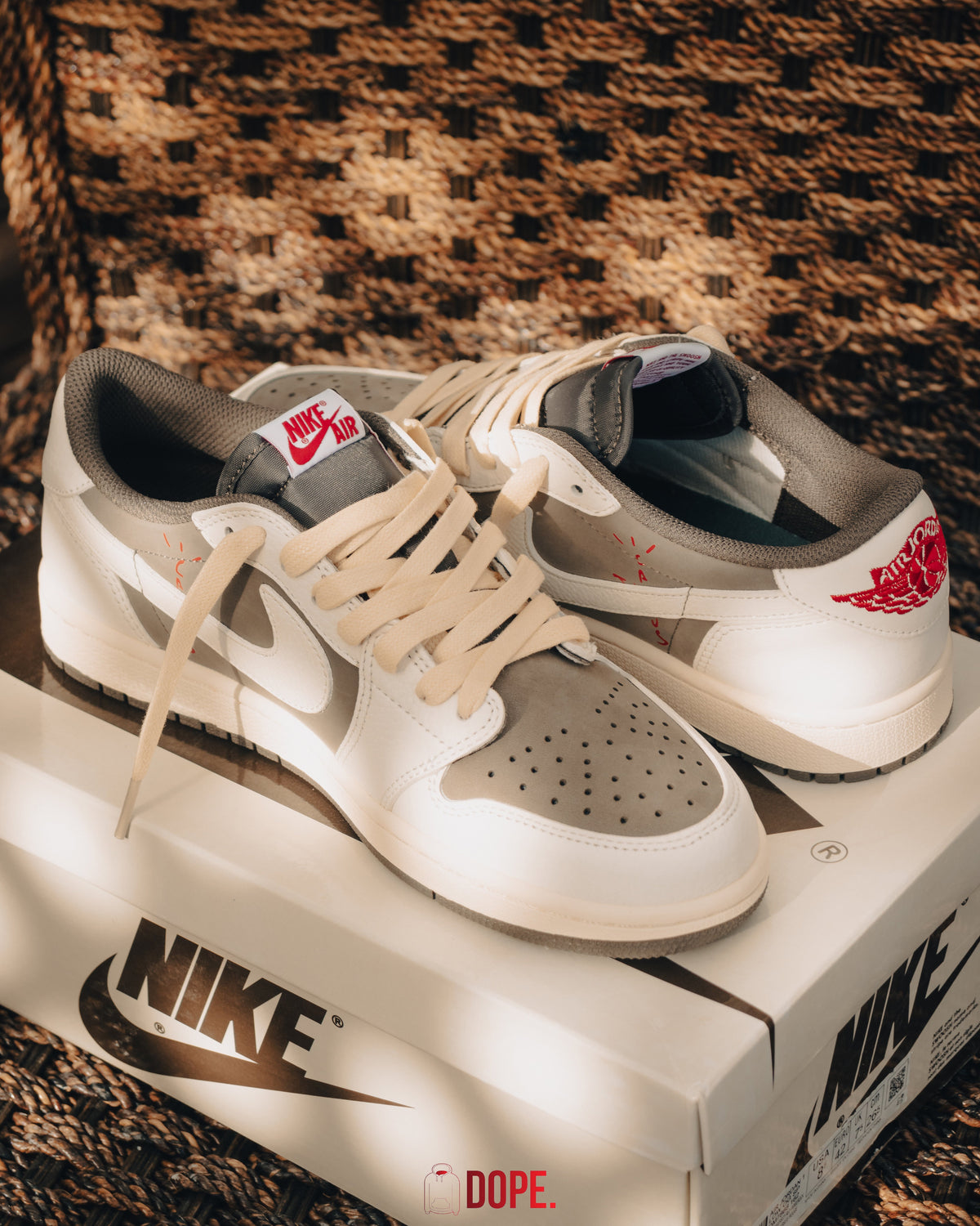 Jordan 1 Retro Low OG SP Travis Scott Reverse Mocha