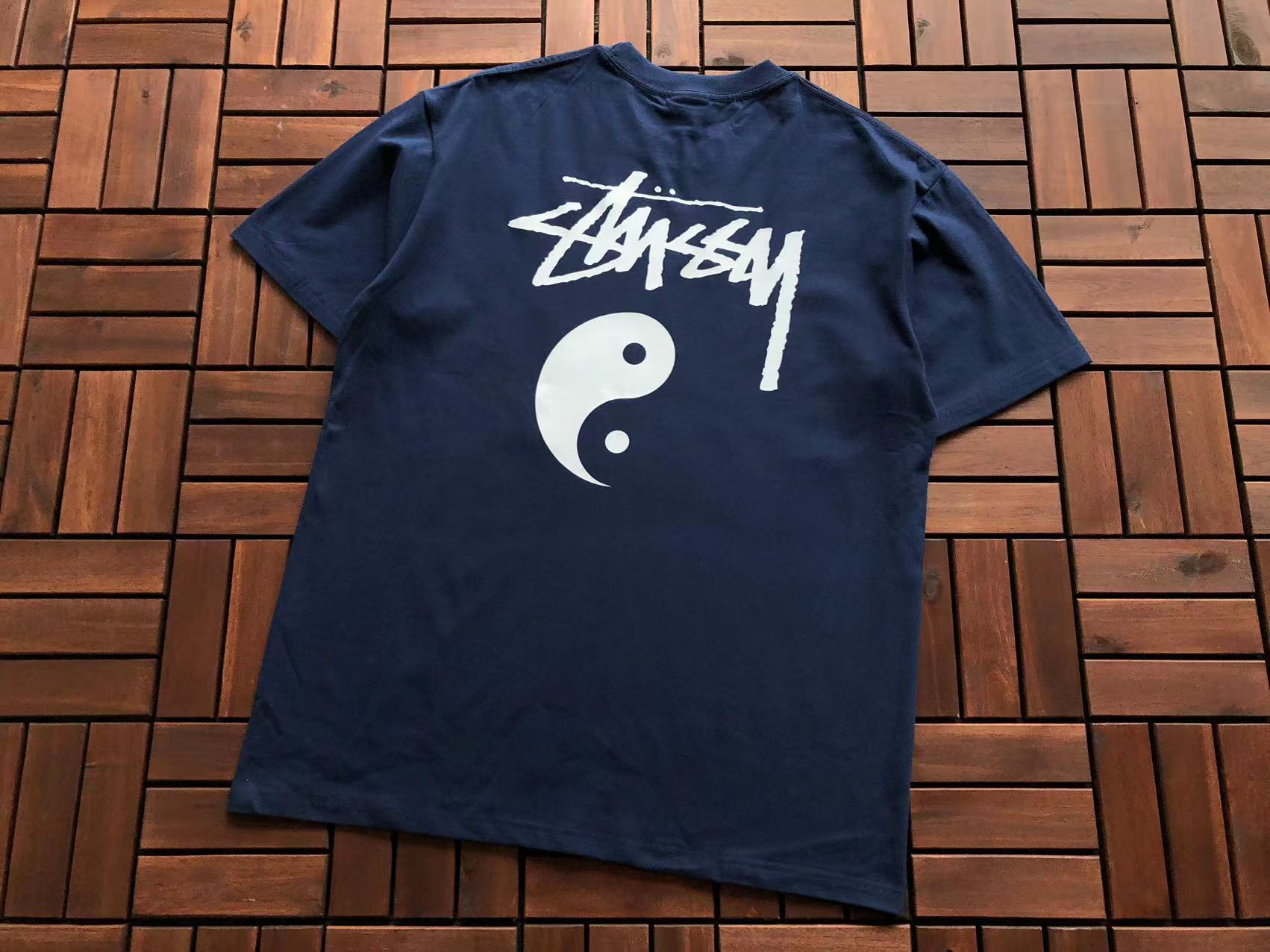 T-Shirt Stussy