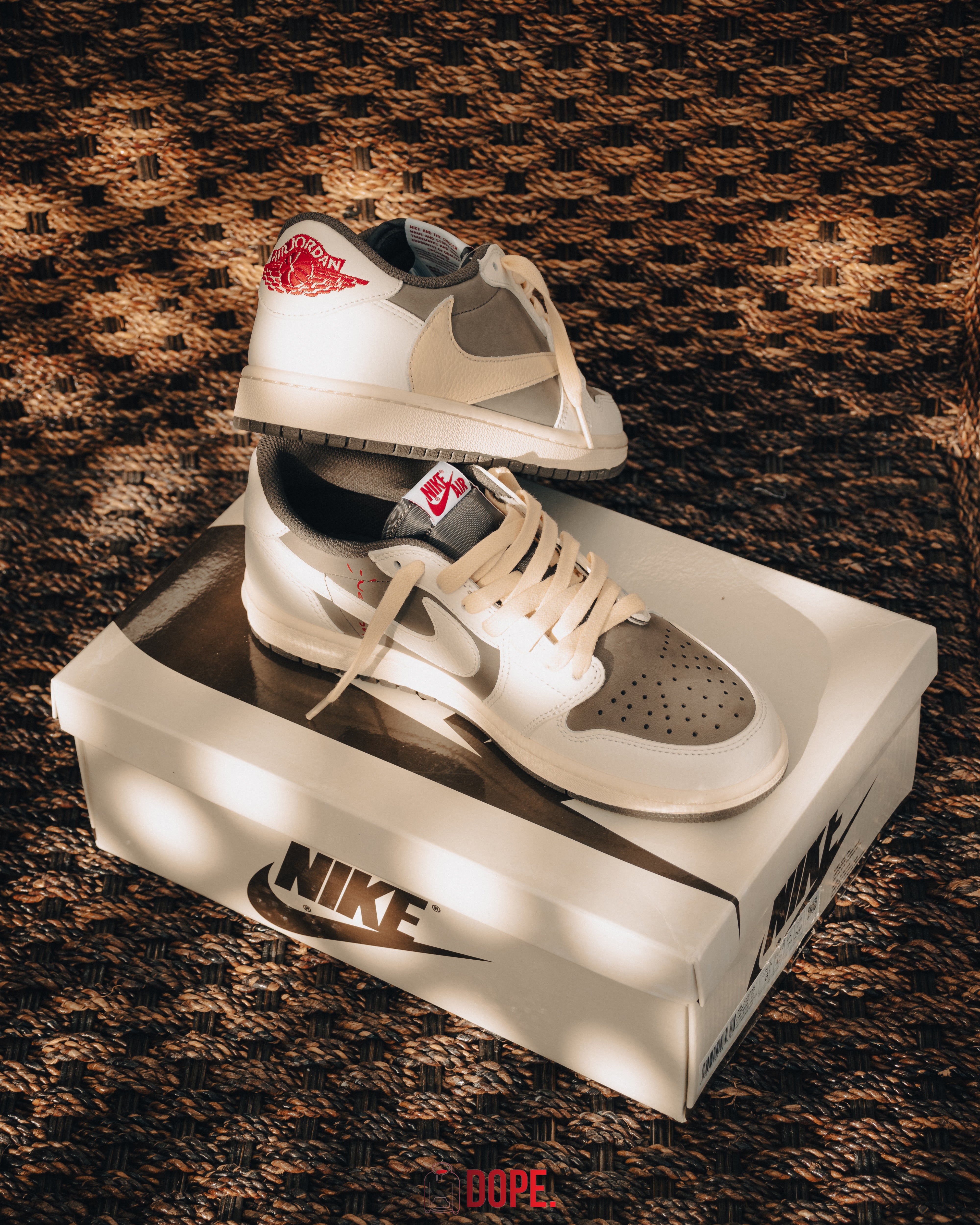 Jordan 1 Retro Low OG SP Travis Scott Reverse Mocha