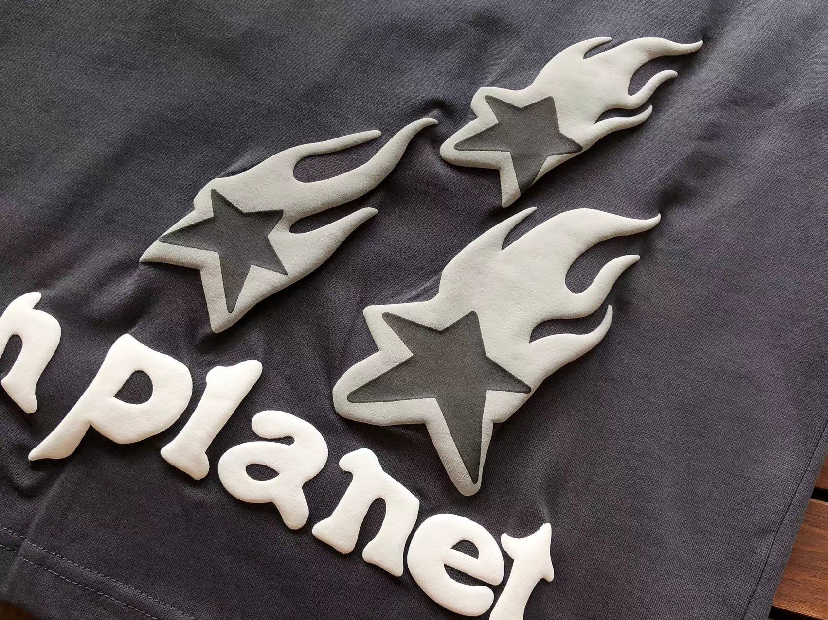 T-Shirt Broken Planet Heartless Love