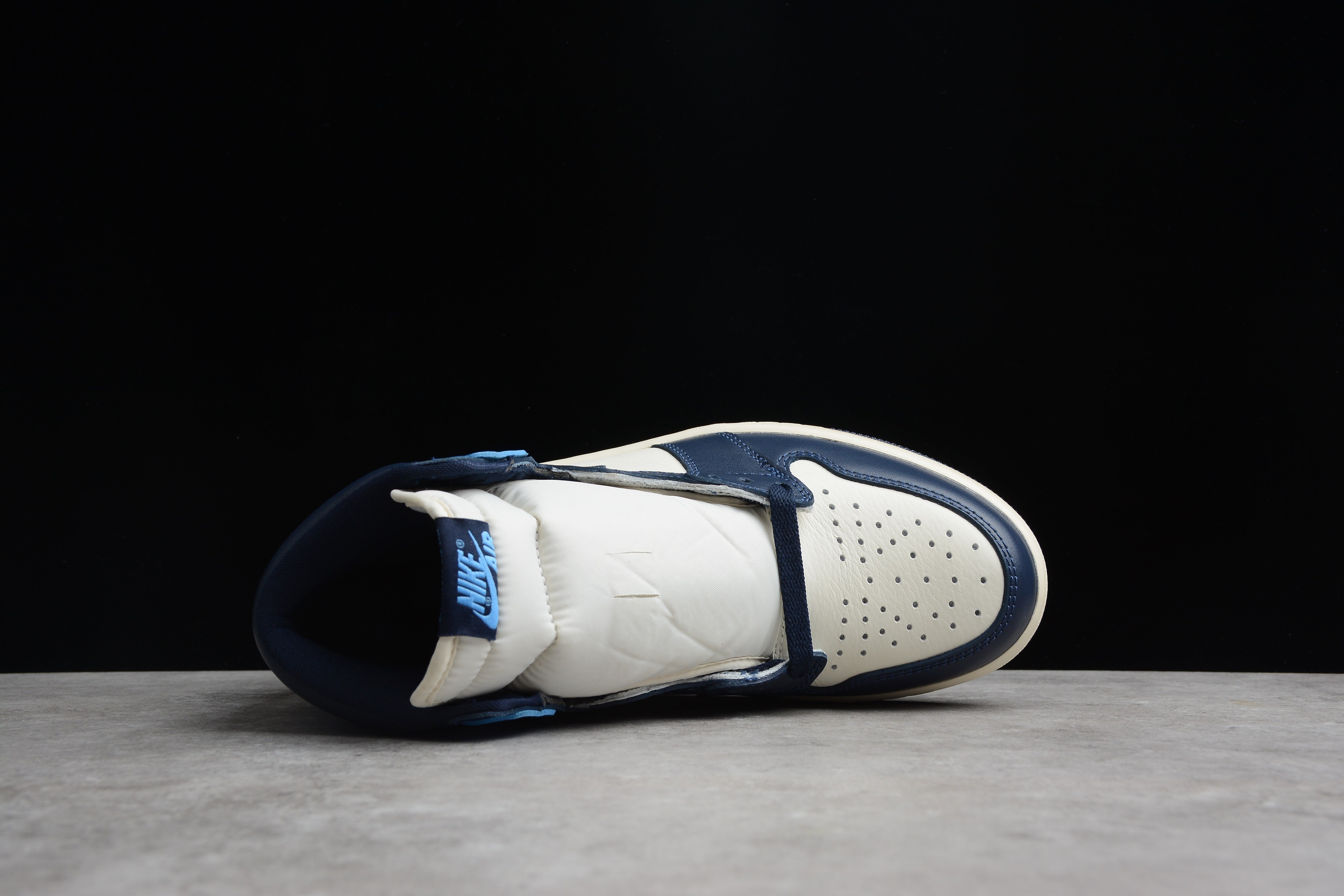 Jordan 1 Retro High Obsidian