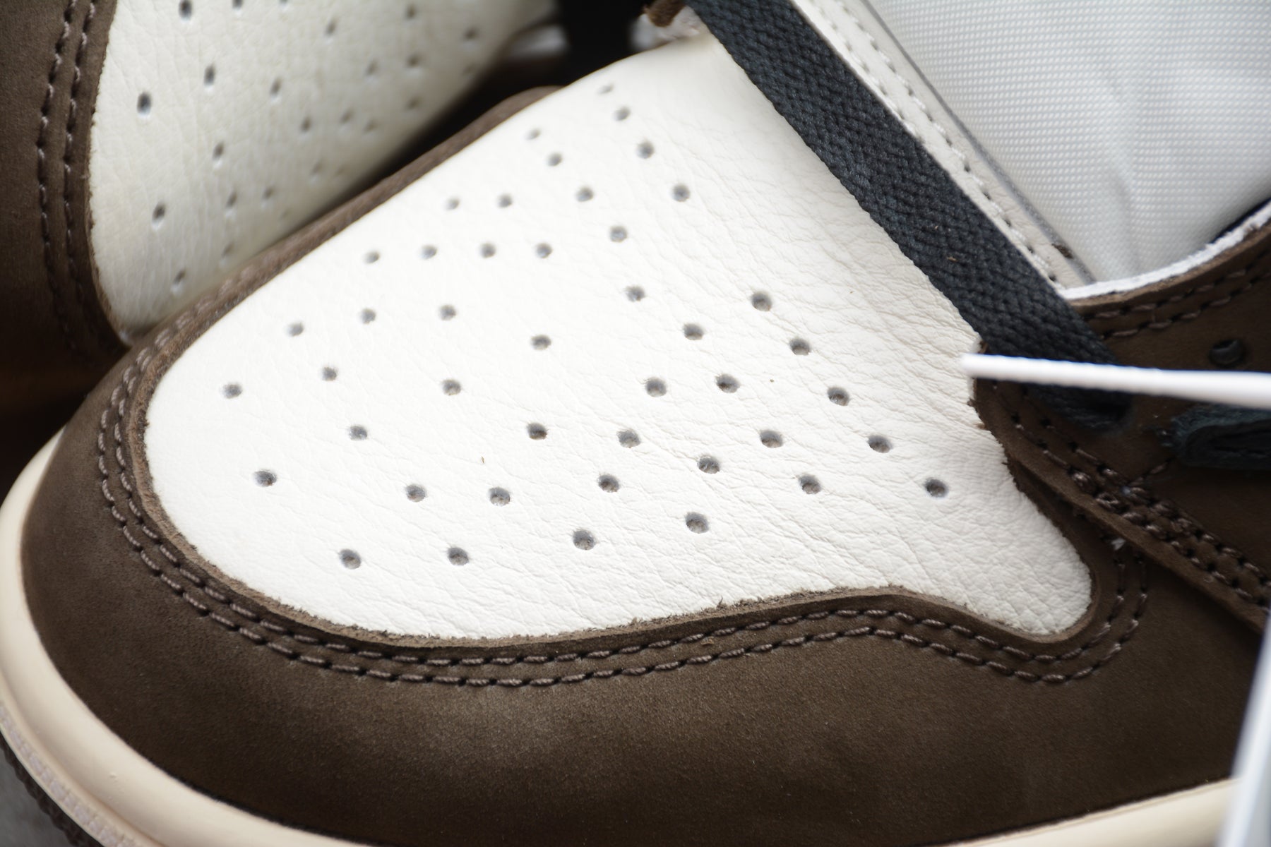 Jordan 1 Retro High OG Travis Scott Mocha