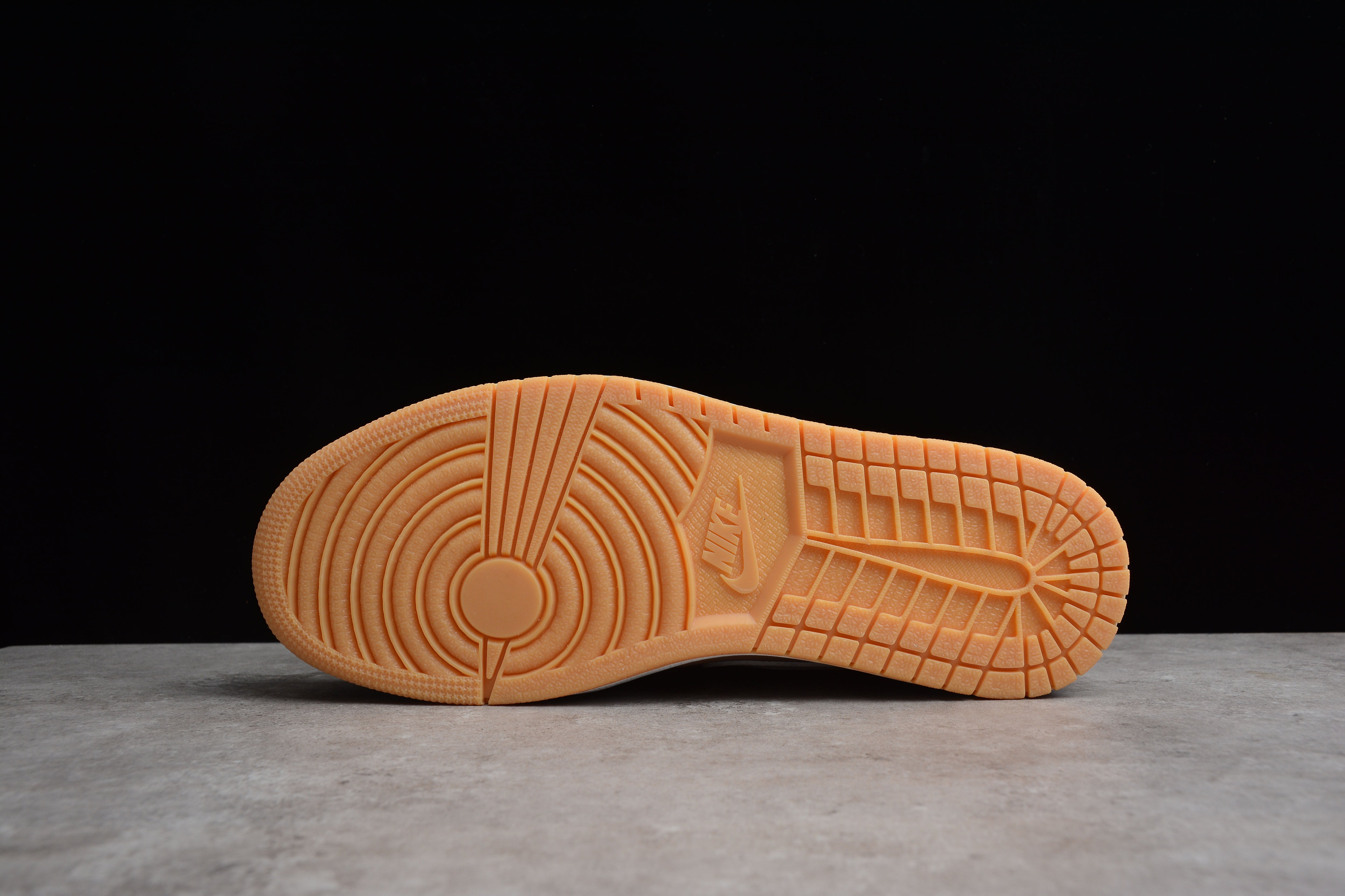 Jordan 1 Low Gum White