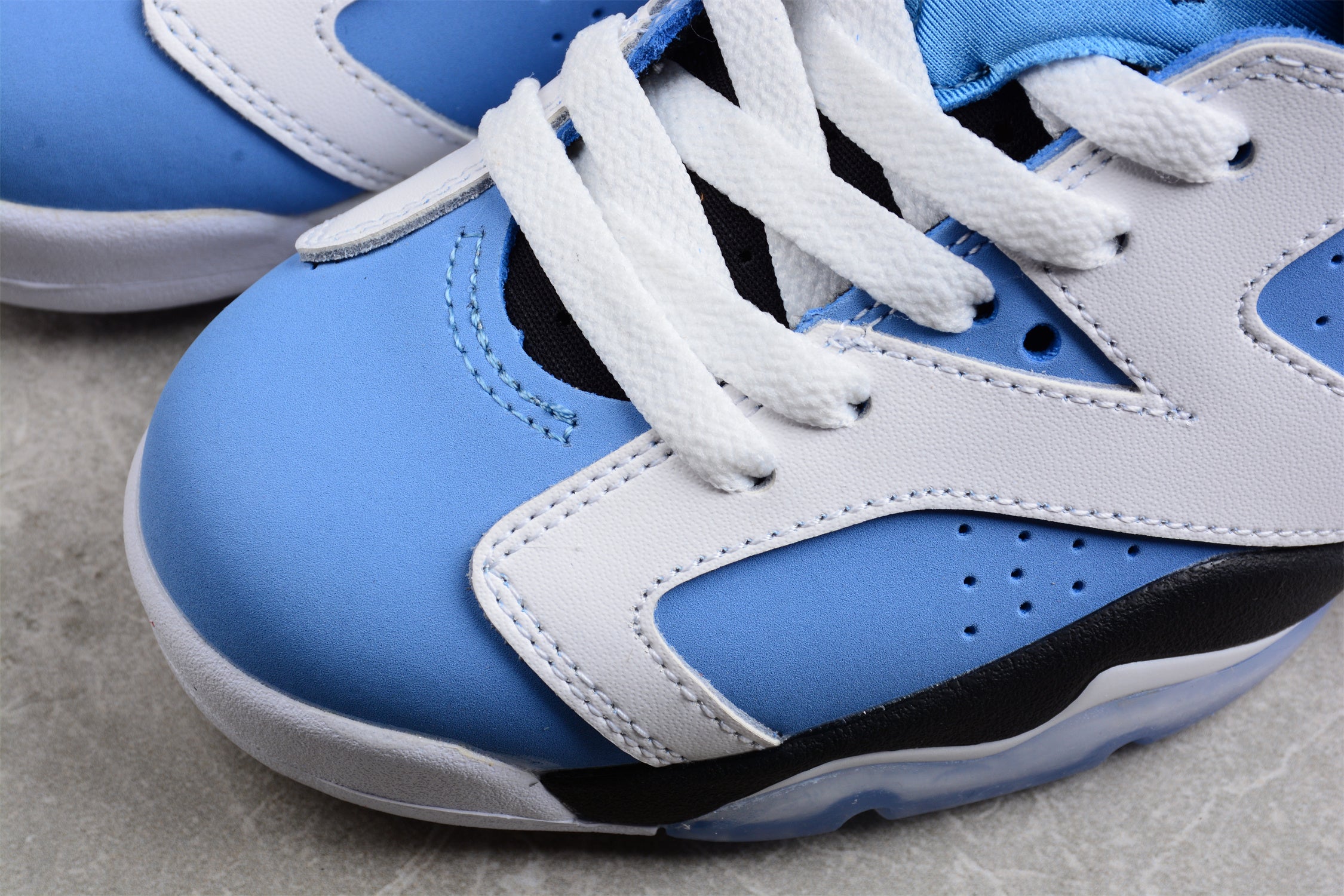 Jordan 6 Retro UNC White