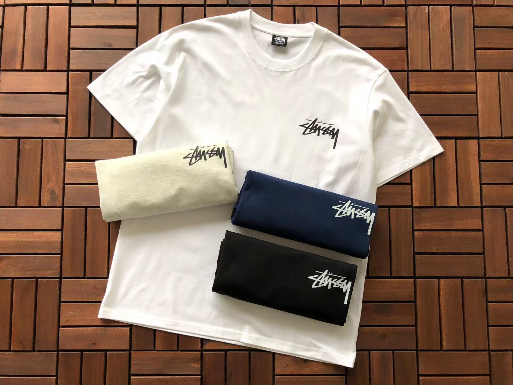 T-Shirt Stussy