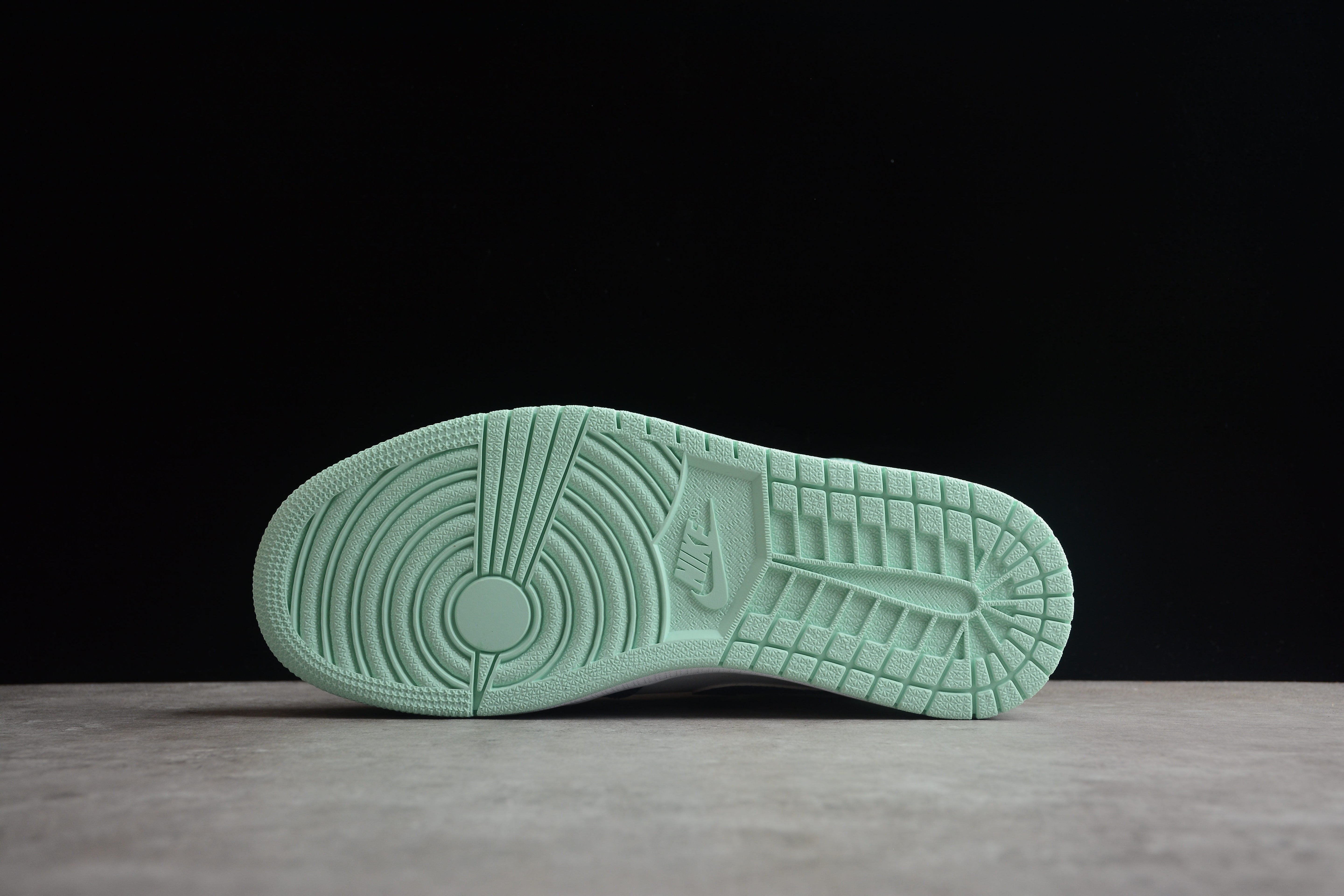 Jordan 1 Mid Mystic Navy Mint Foam