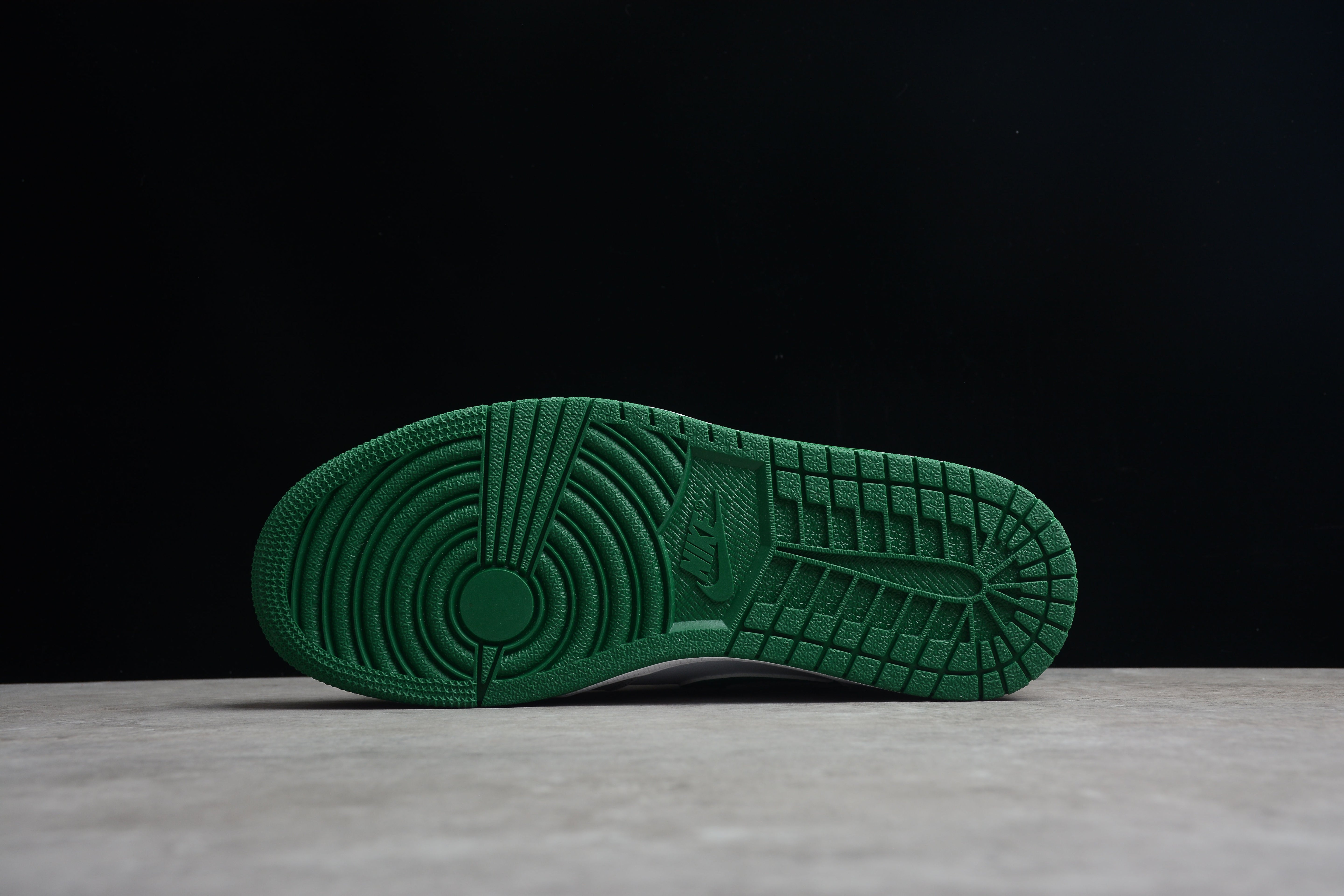 Jordan 1 Mid SE Grey Green