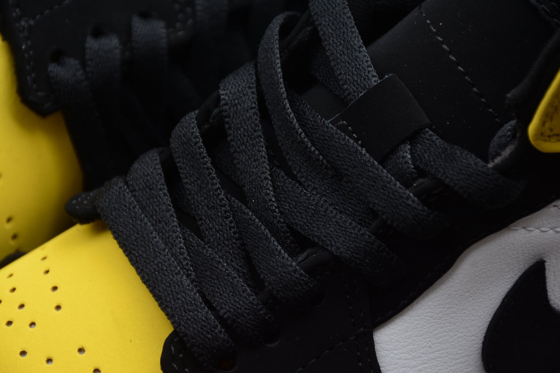 Jordan 1 Mid Yellow Toe Black