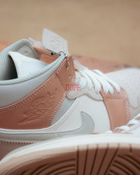 Jordan 1 Mid Milan