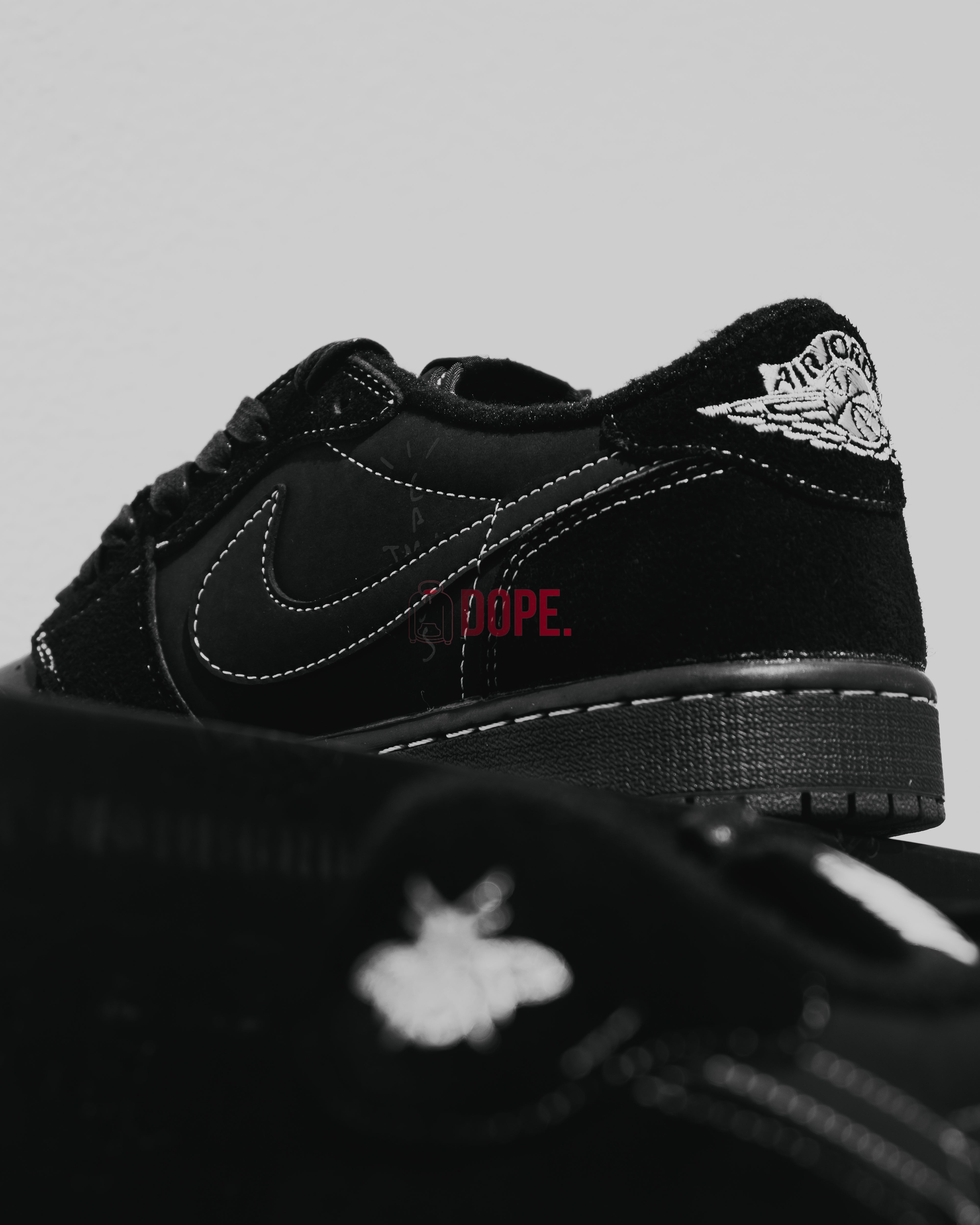Jordan 1 Retro Low OG SP Travis Scott Black Phantom