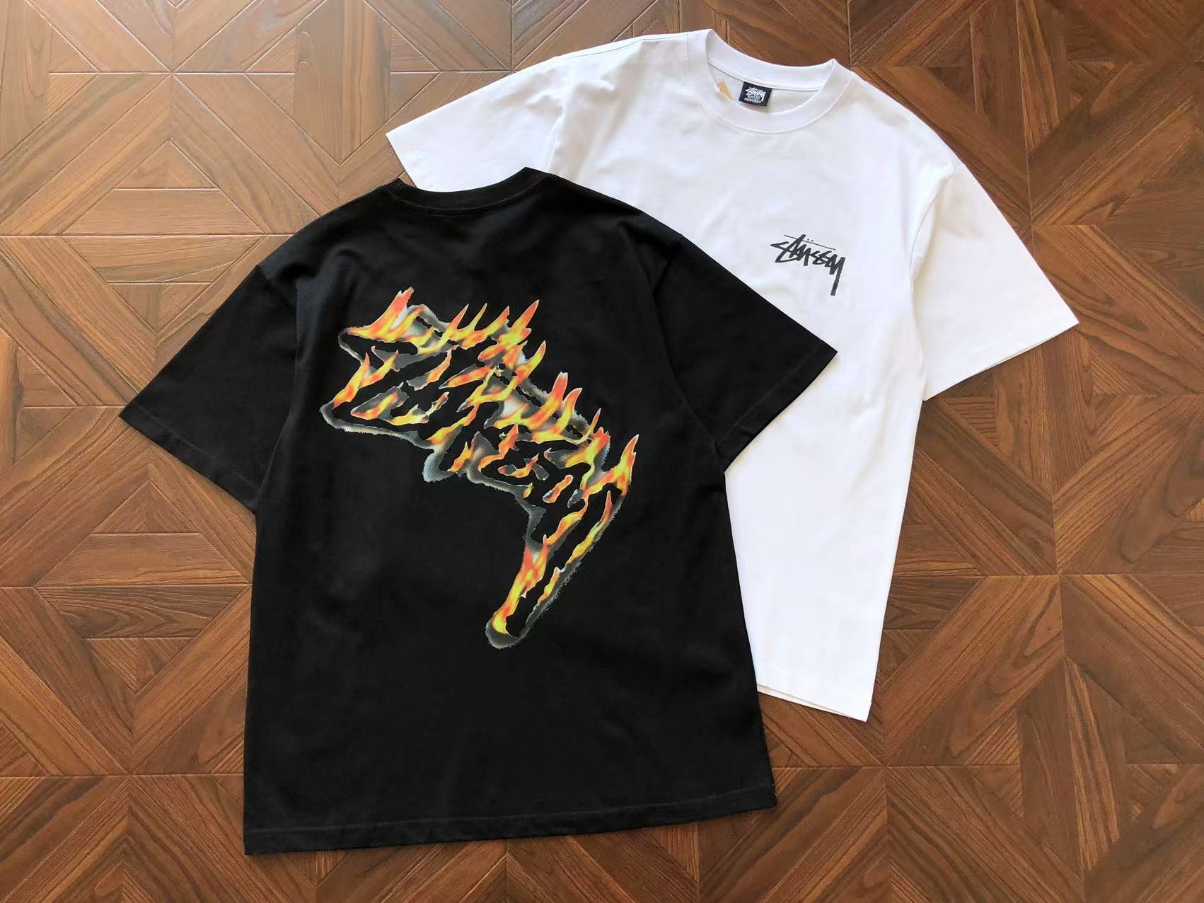 T-Shirt Stussy