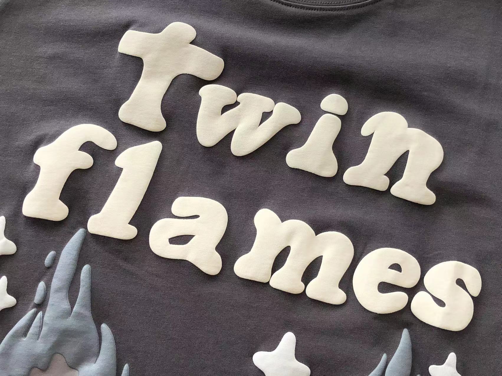 T-Shirt Broken Planet Twin Flames