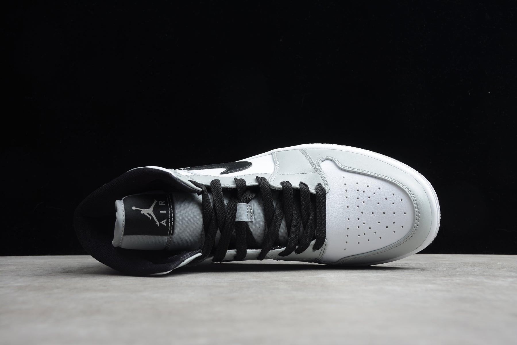 Jordan 1 Mid Light Smoke Grey