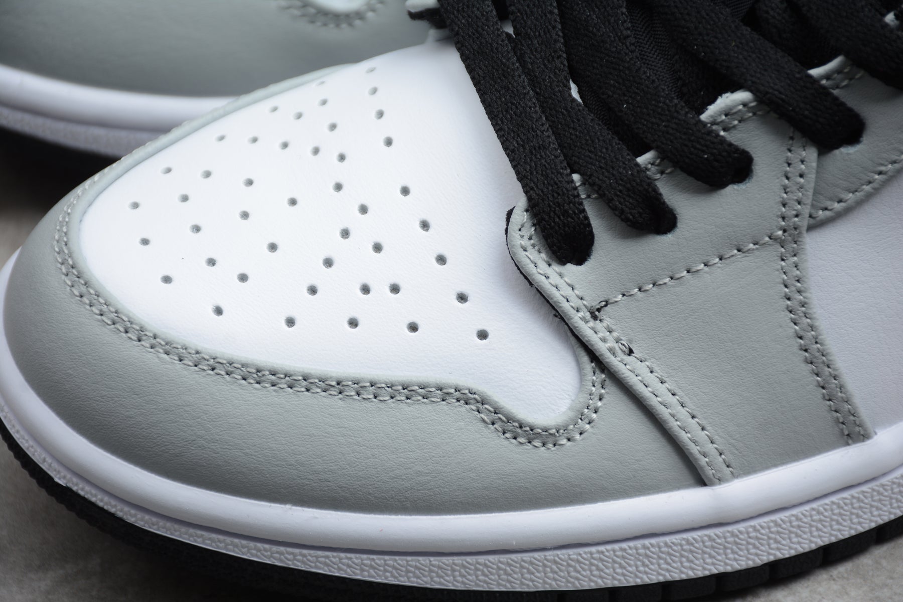 Jordan 1 Low Light Smoke Grey