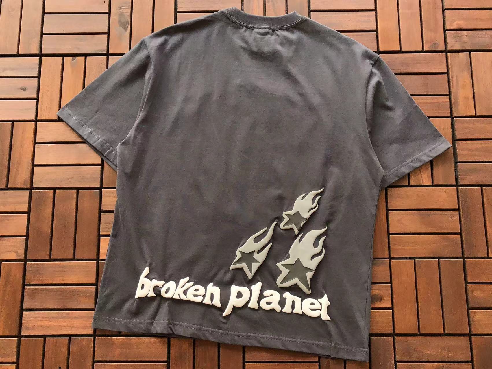 T-Shirt Broken Planet Heartless Love
