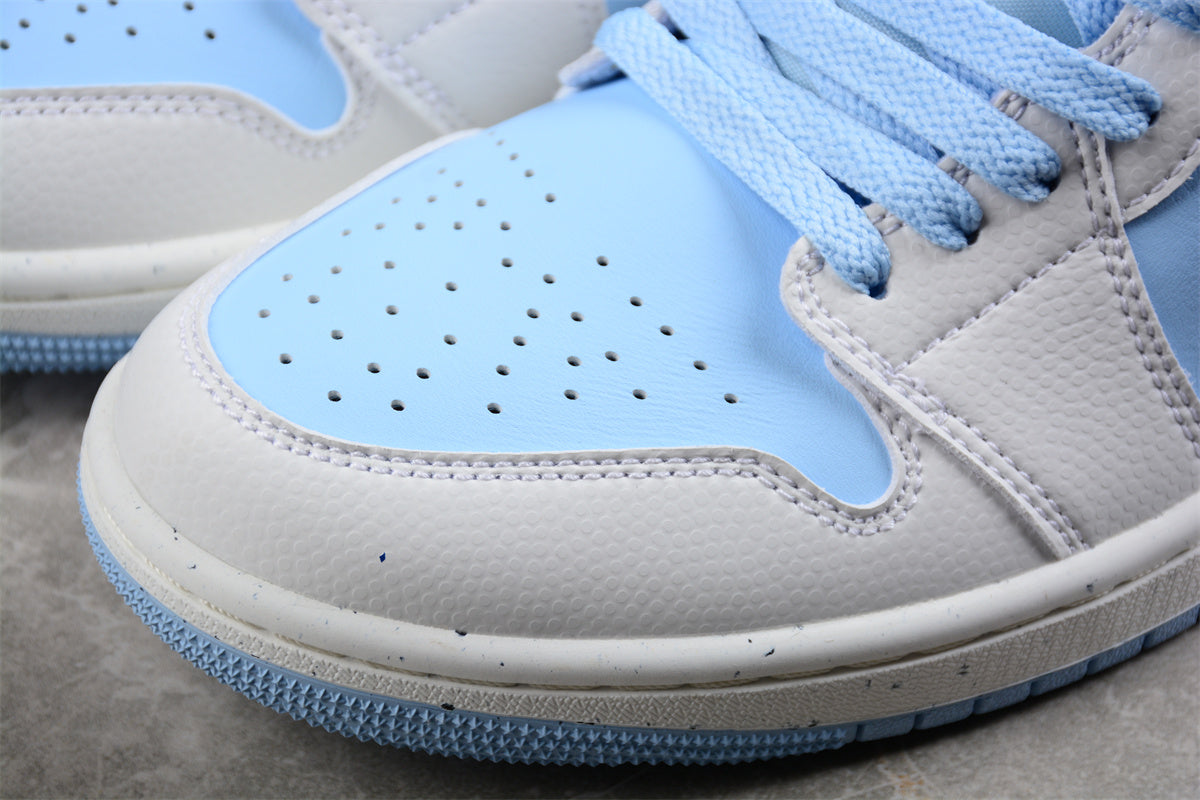 Jordan 1 Low SE Reverse Ice Blue