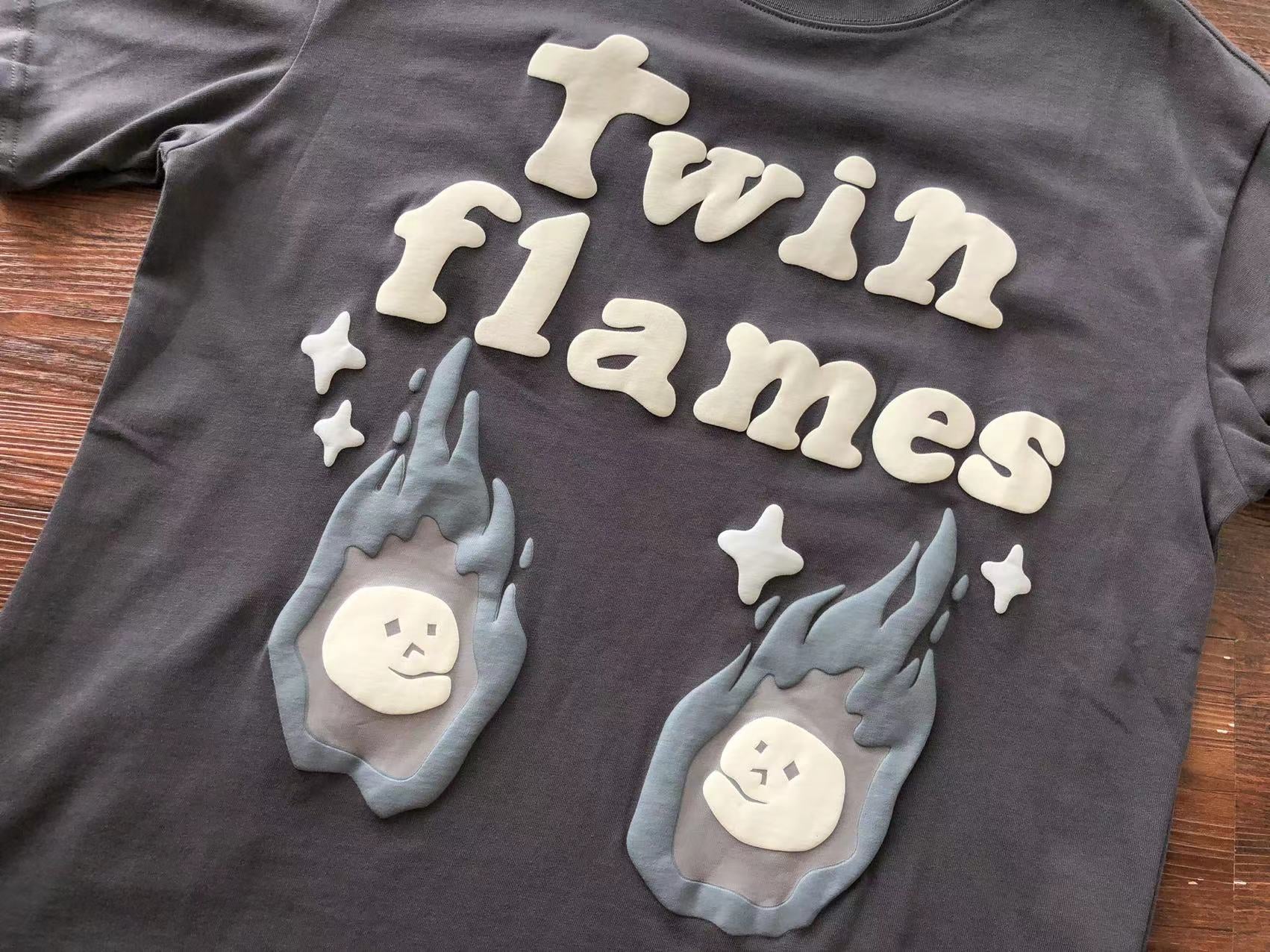 T-Shirt Broken Planet Twin Flames