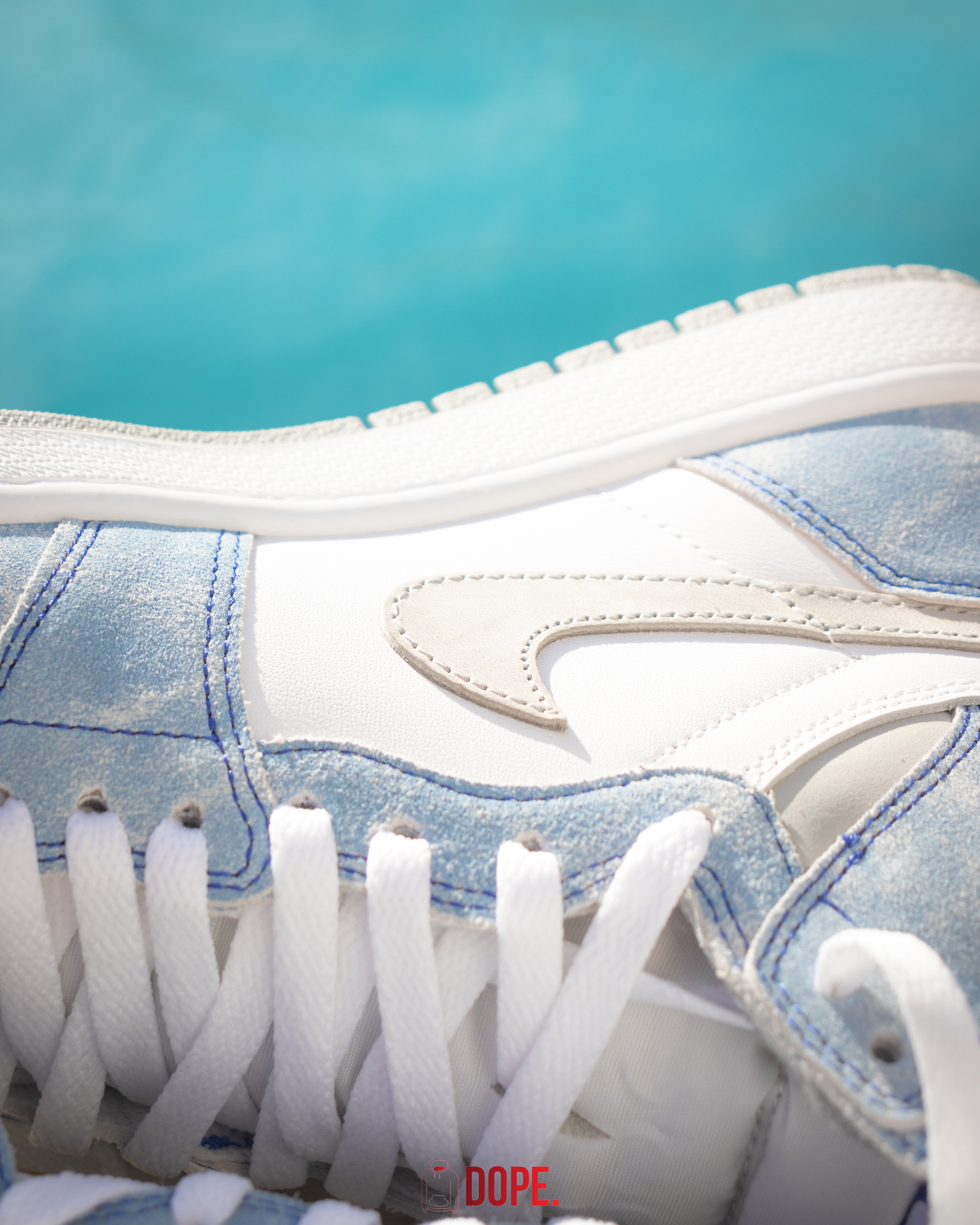 Jordan 1 Retro High Hyper Royal Smoke Grey