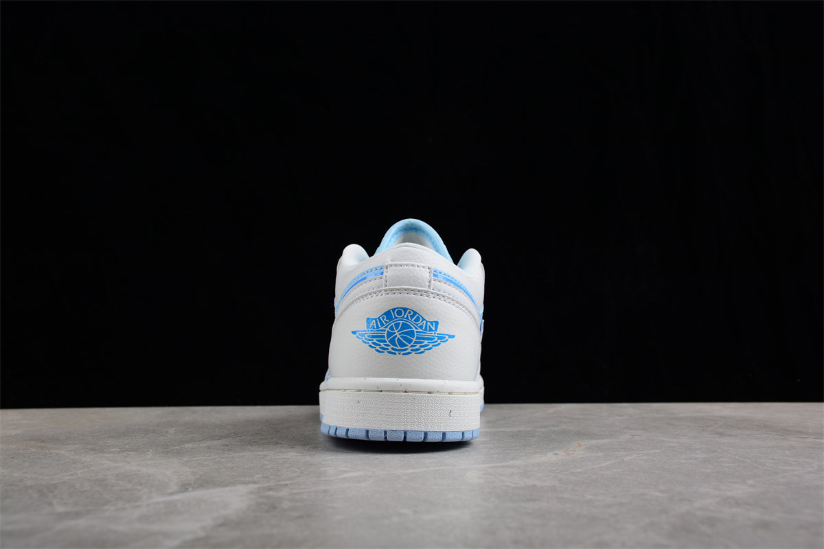 Jordan 1 Low SE Reverse Ice Blue