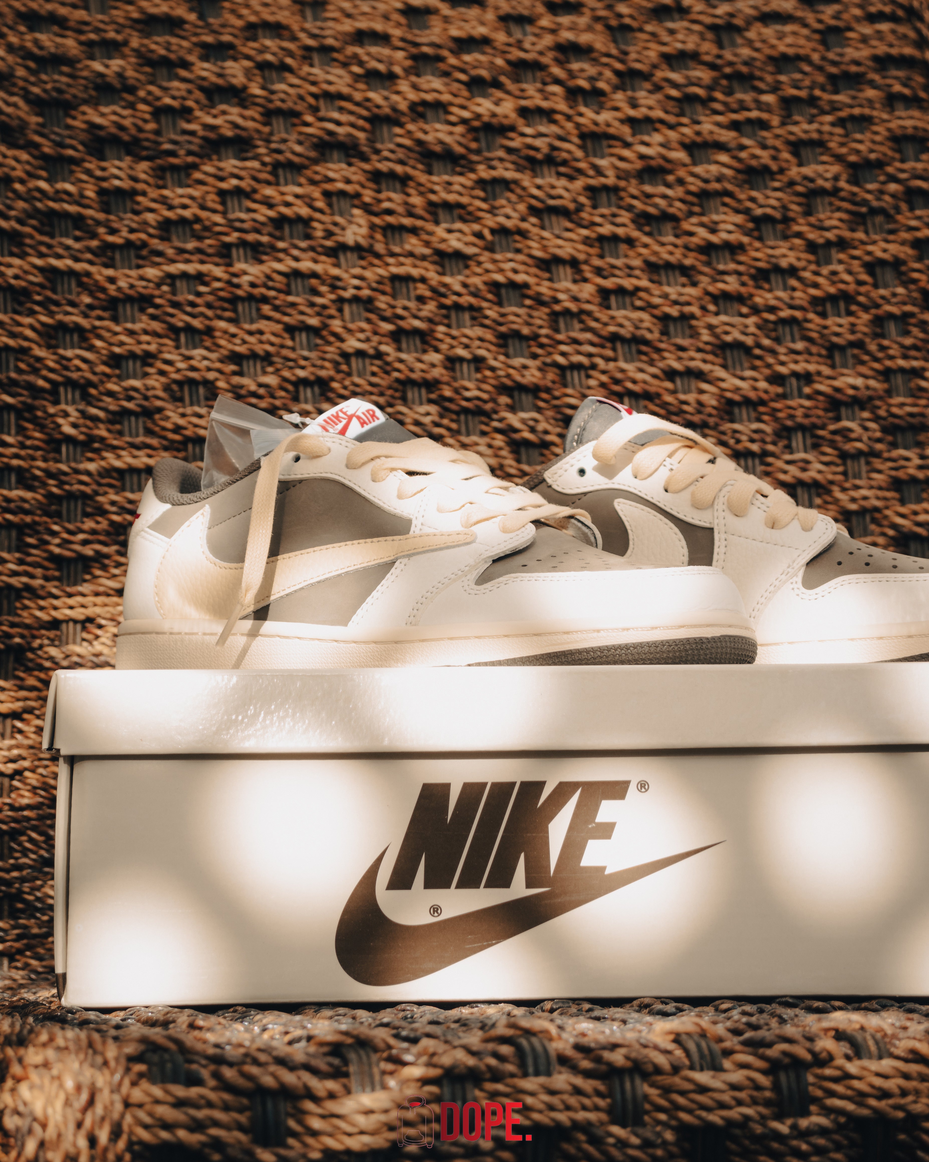 Jordan 1 Retro Low OG SP Travis Scott Reverse Mocha