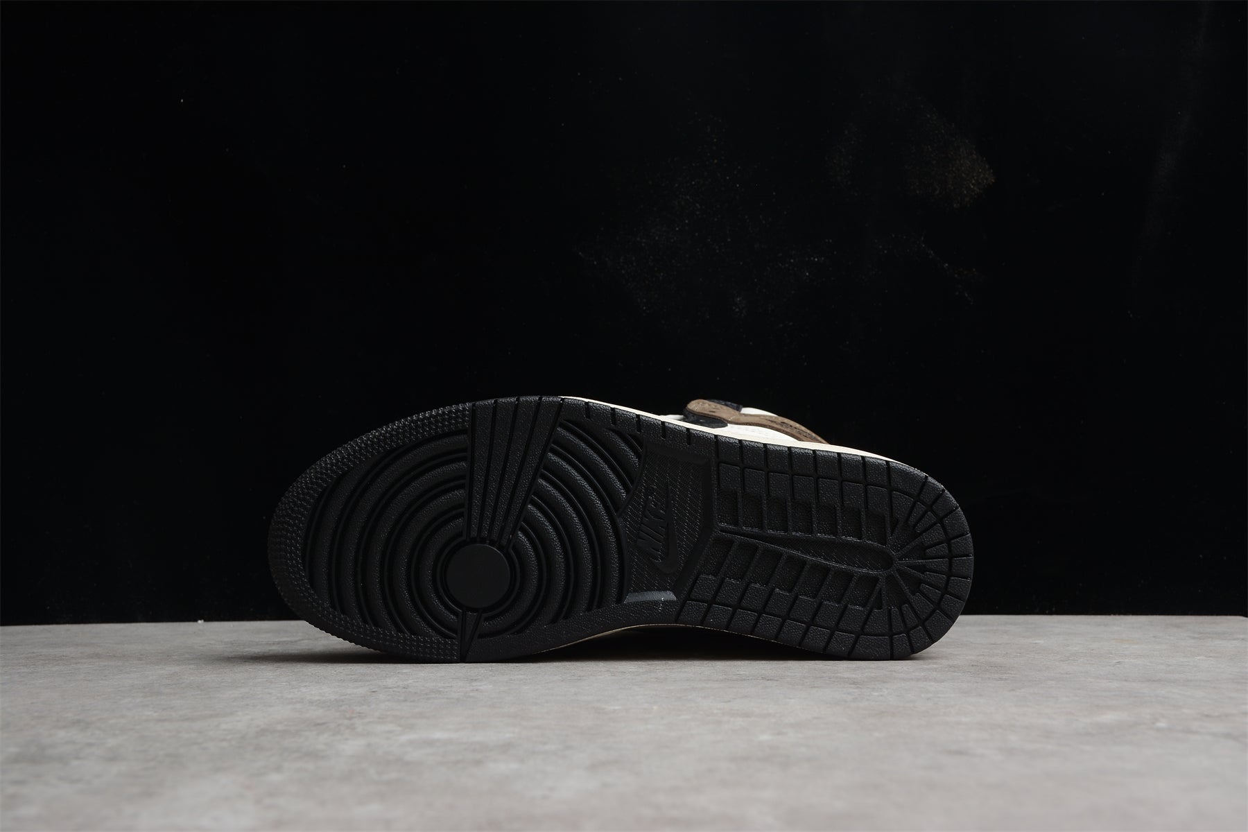 Jordan 1 Retro High Dark Mocha