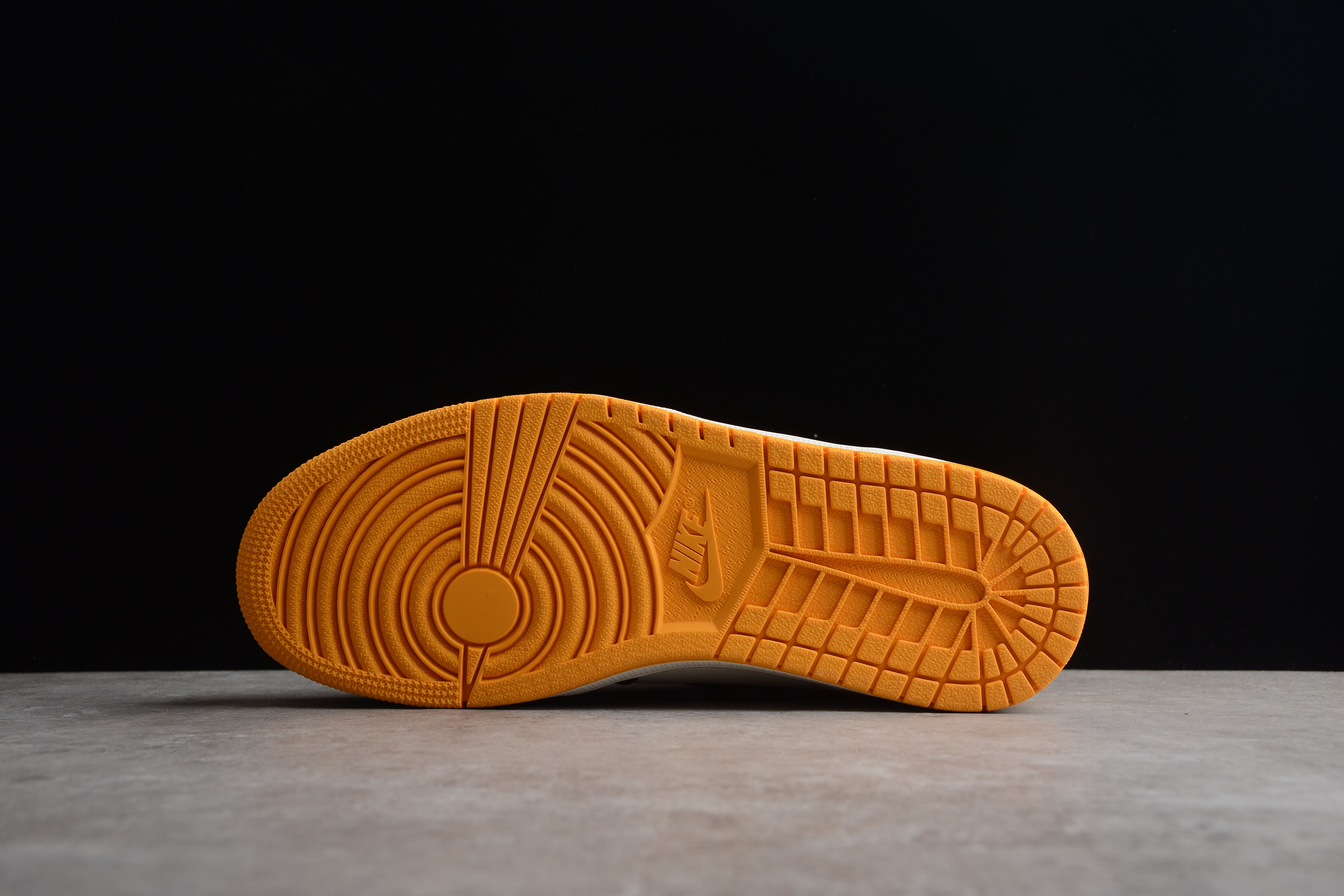 Jordan 1 Retro High OG Taxi