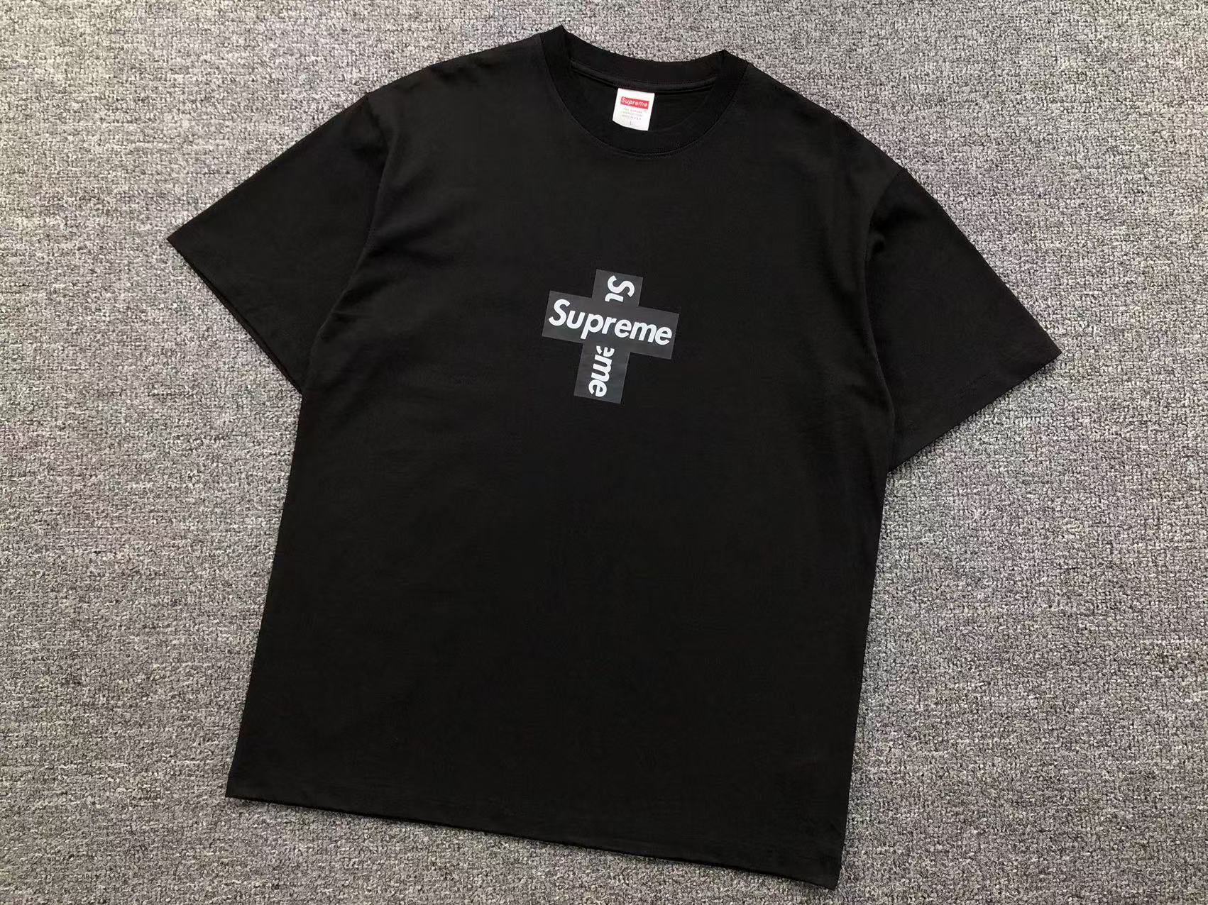 T-Shirt Supreme