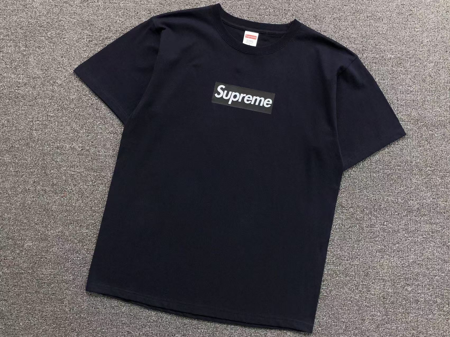 T-Shirt Supreme