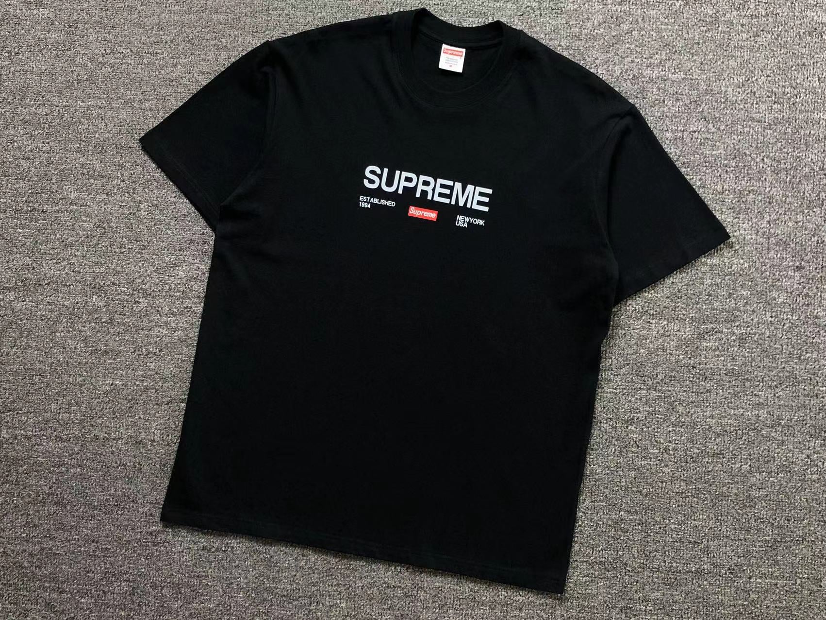 T-Shirt Supreme