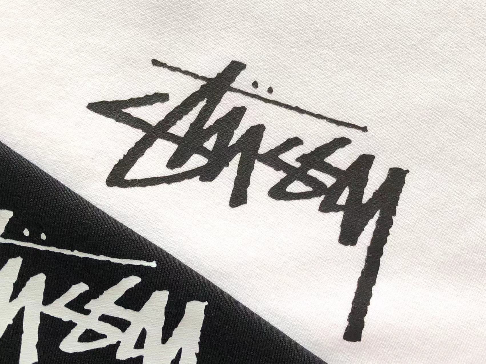 T-Shirt Stussy
