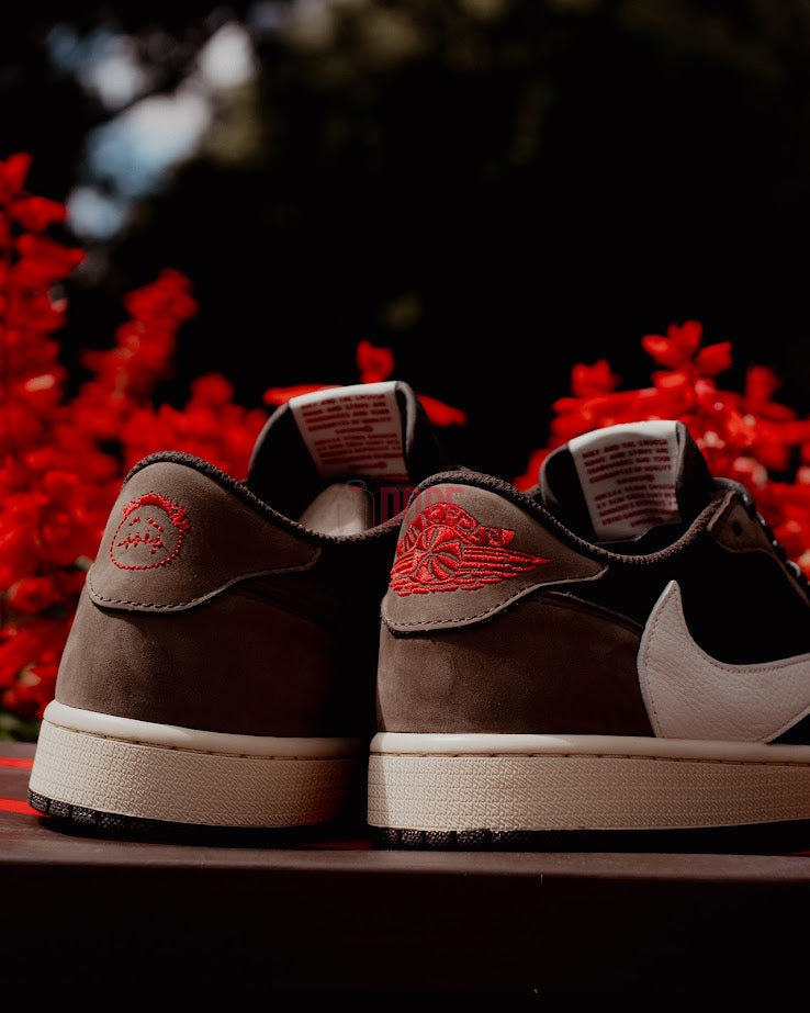 Jordan 1 Retro Low OG SP Travis Scott Mocha