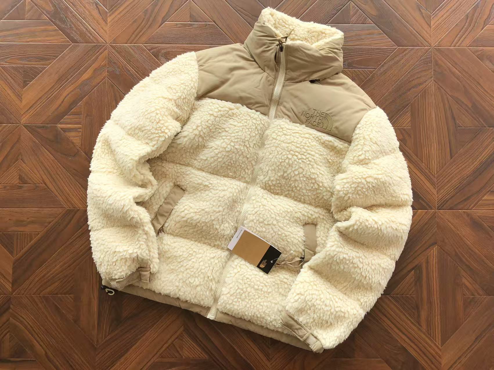 The North Face Nupste Sherpa Jacket Biege