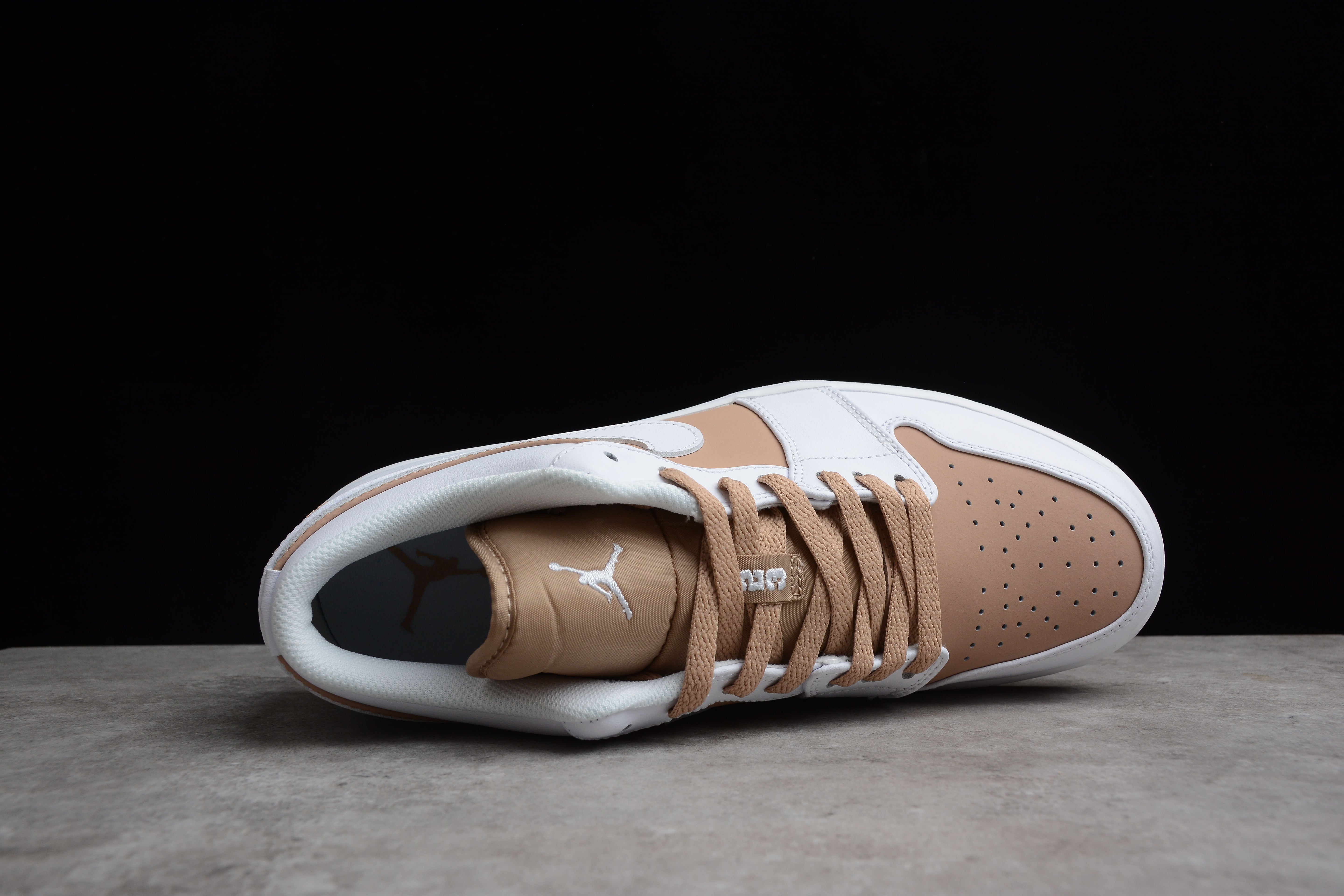 Jordan 1 Low Gum White