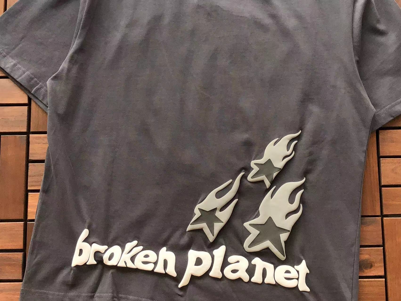 T-Shirt Broken Planet Heartless Love