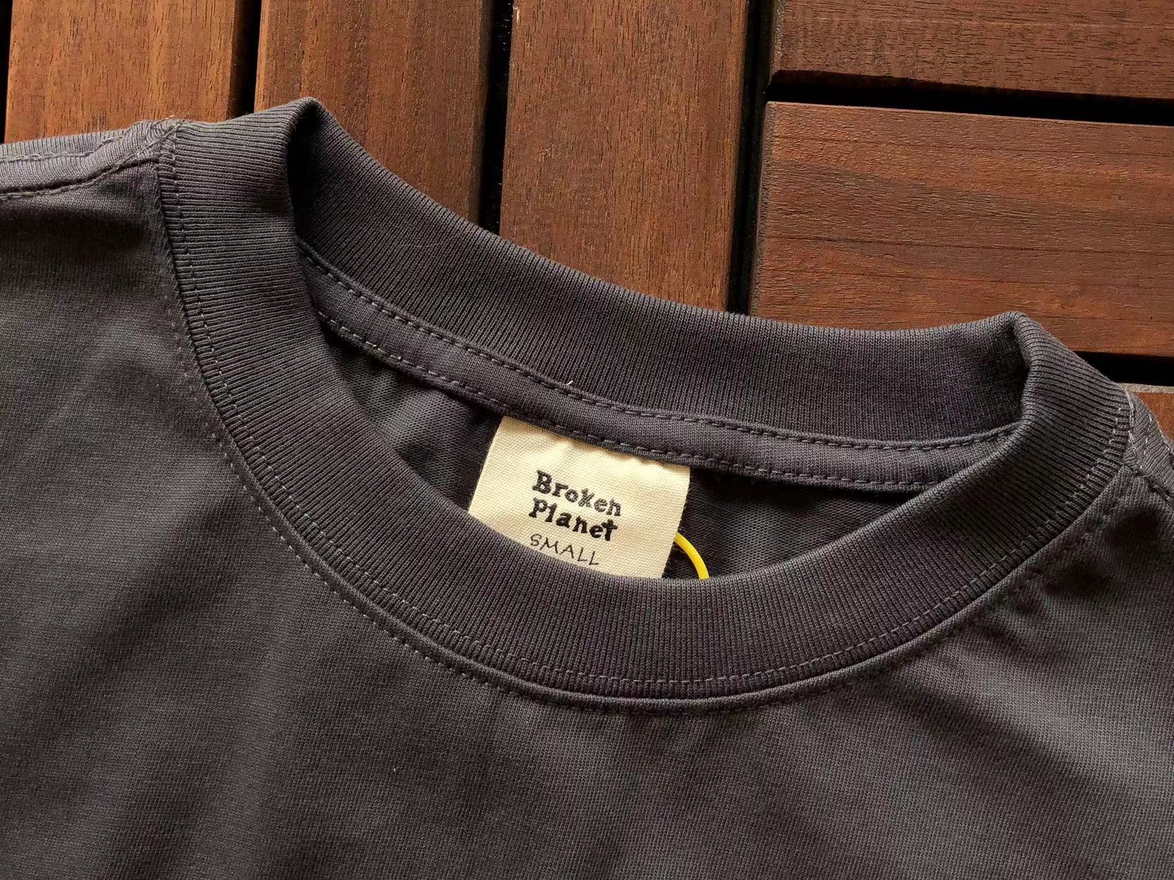 T-Shirt Broken Planet Hidden in the dark