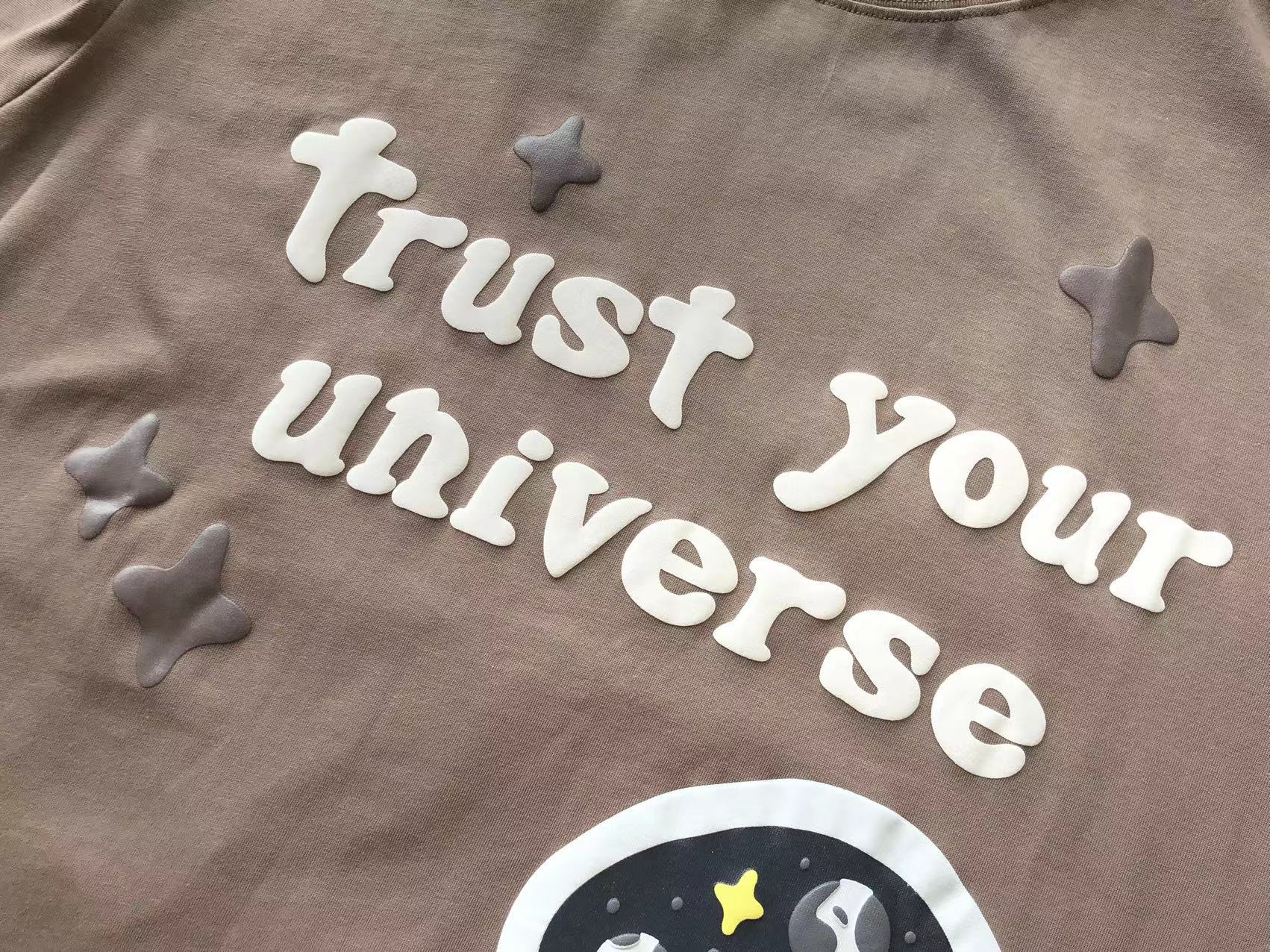 T-Shirt Broken Planet Trust Your Universe