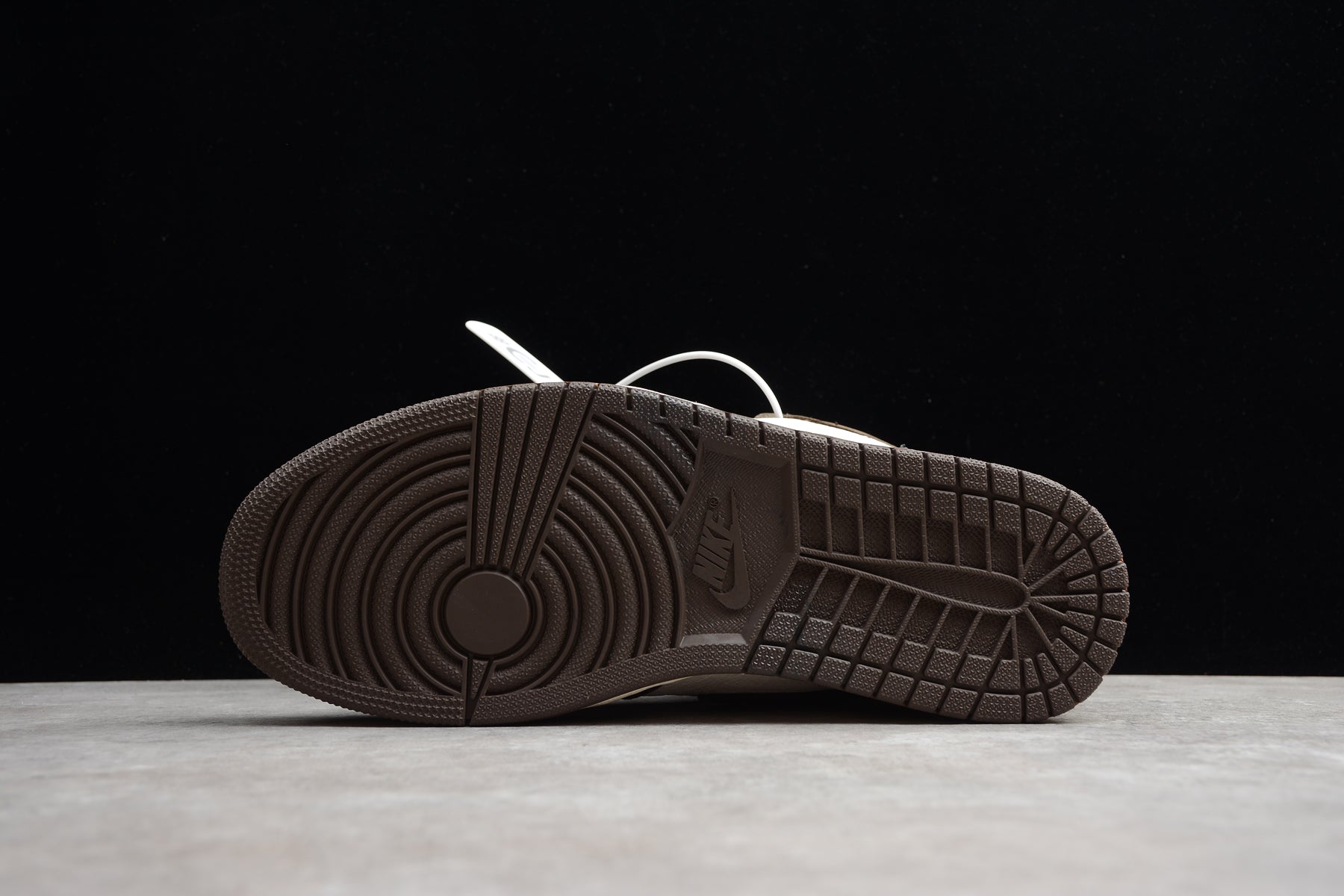 Jordan 1 Retro High OG Travis Scott Mocha