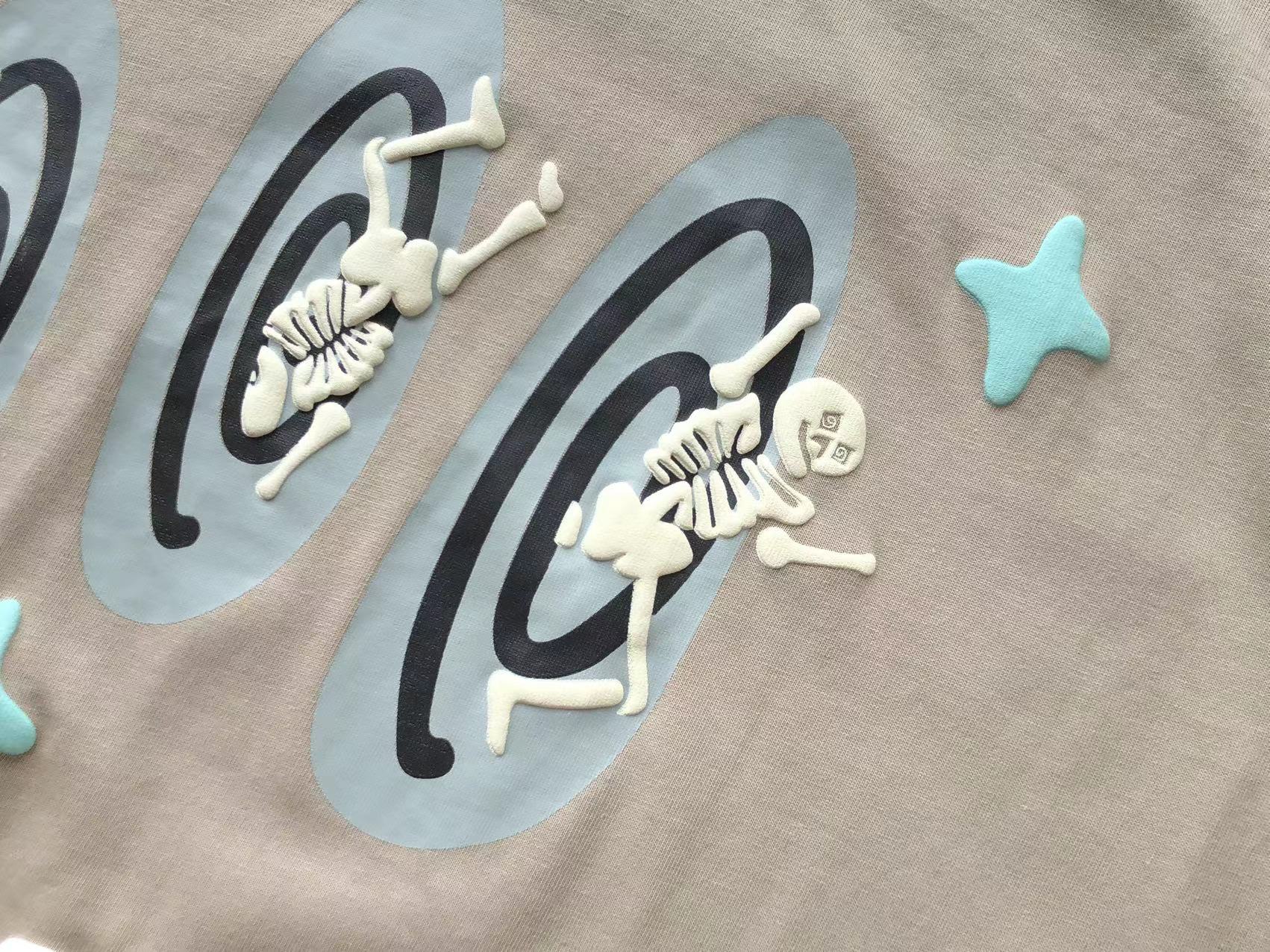 T-Shirt Broken Planet The madness never ends