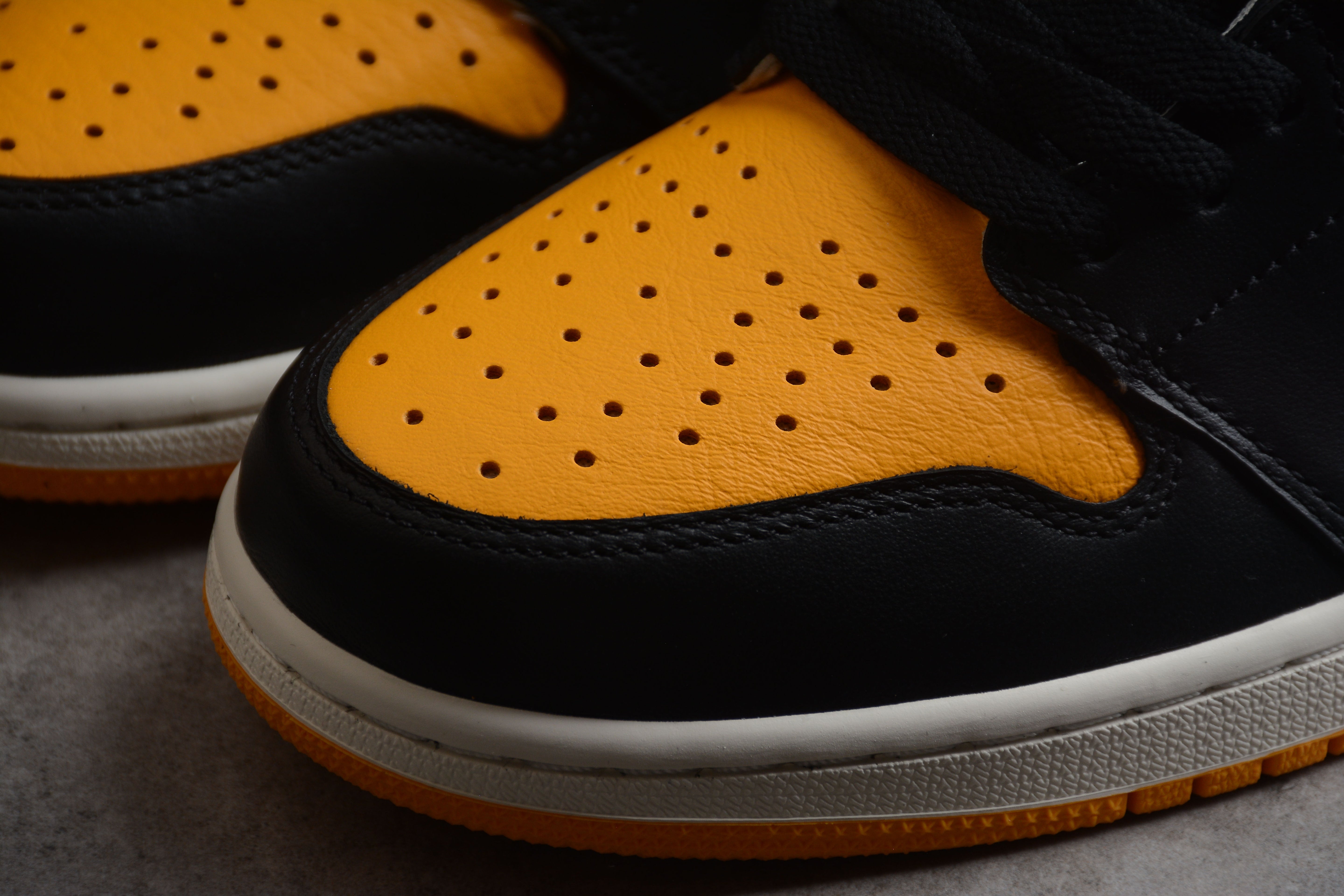 Jordan 1 Retro High OG Taxi