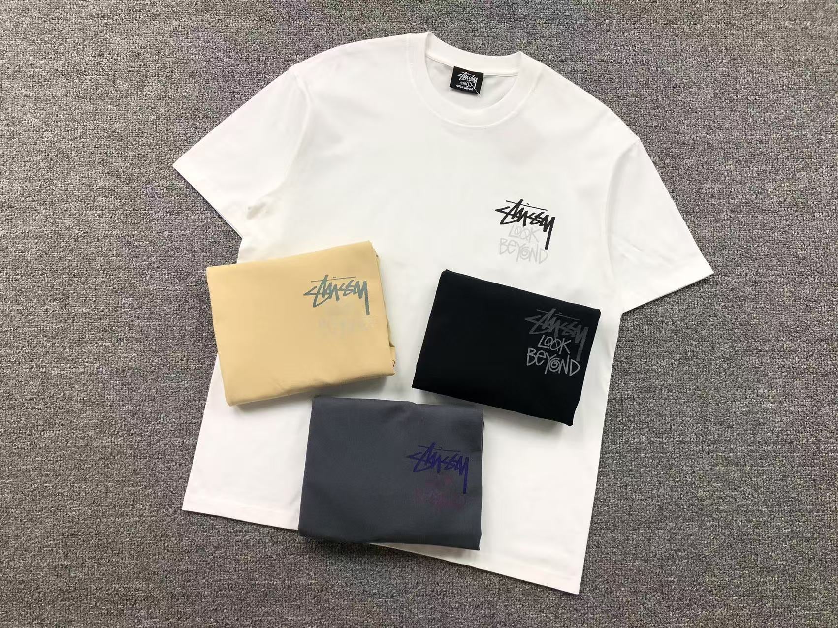 T-Shirt Stussy