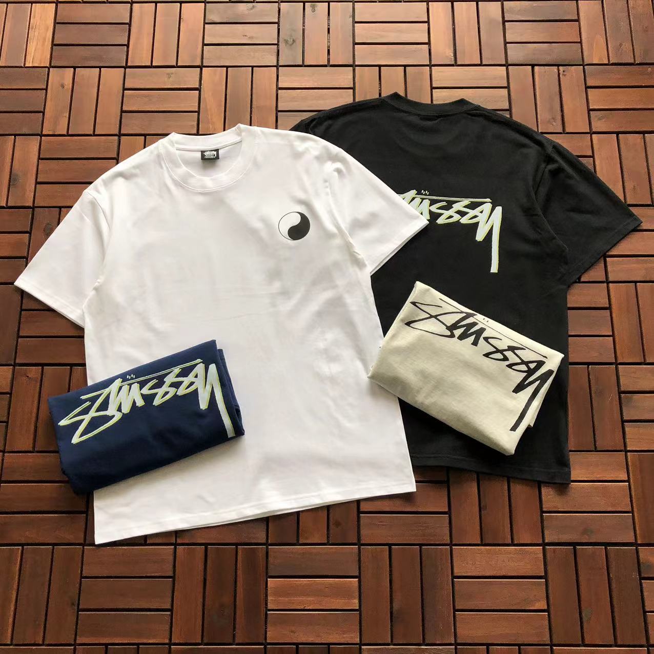 T-Shirt Stussy