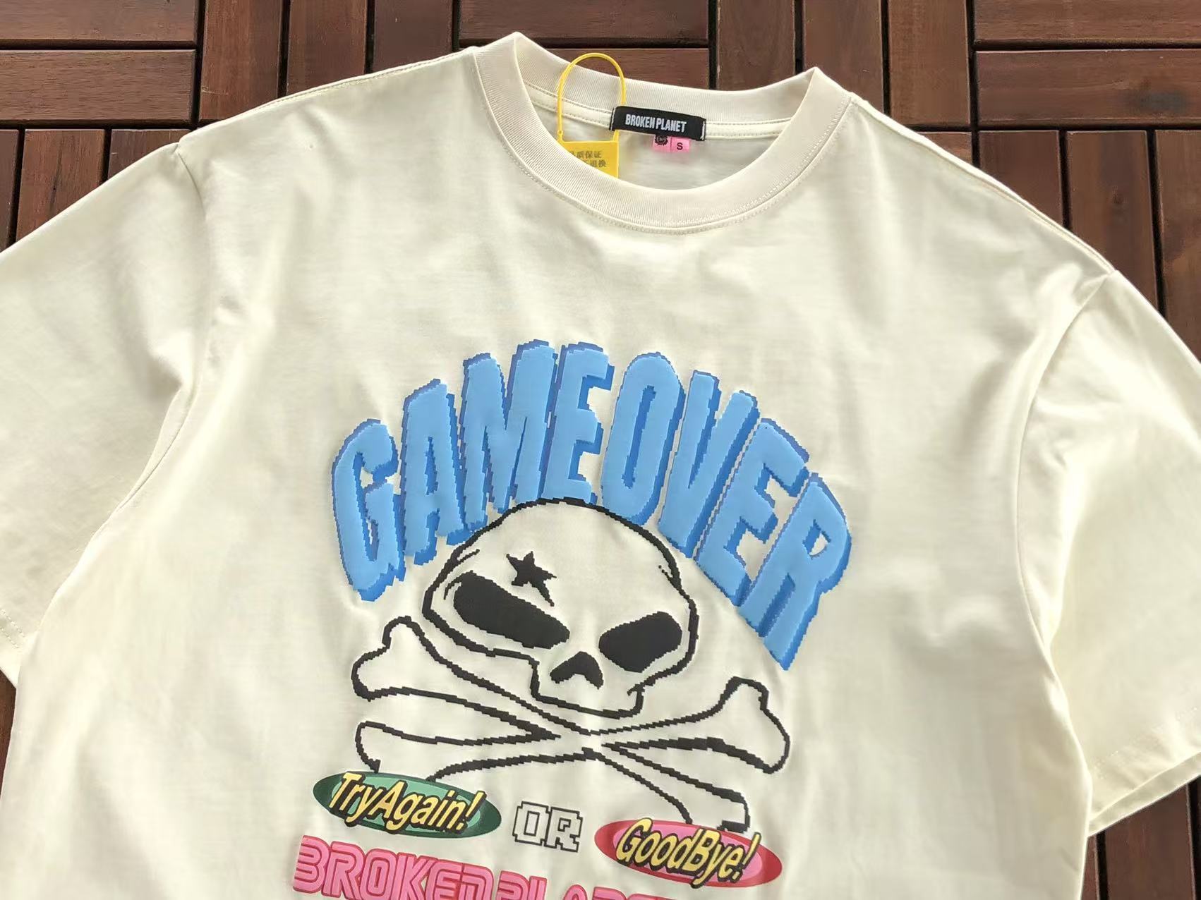 T-Shirt Broken Planet