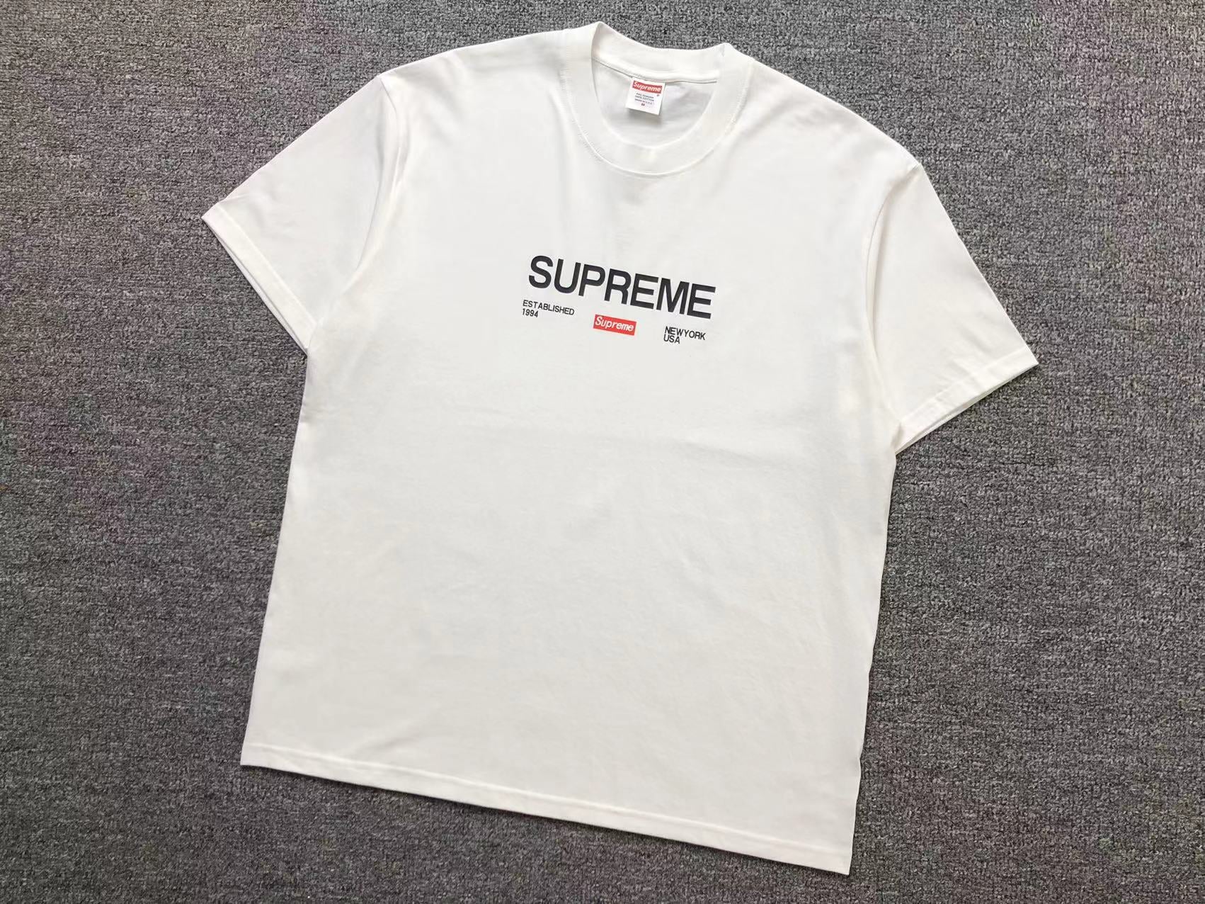 T-Shirt Supreme
