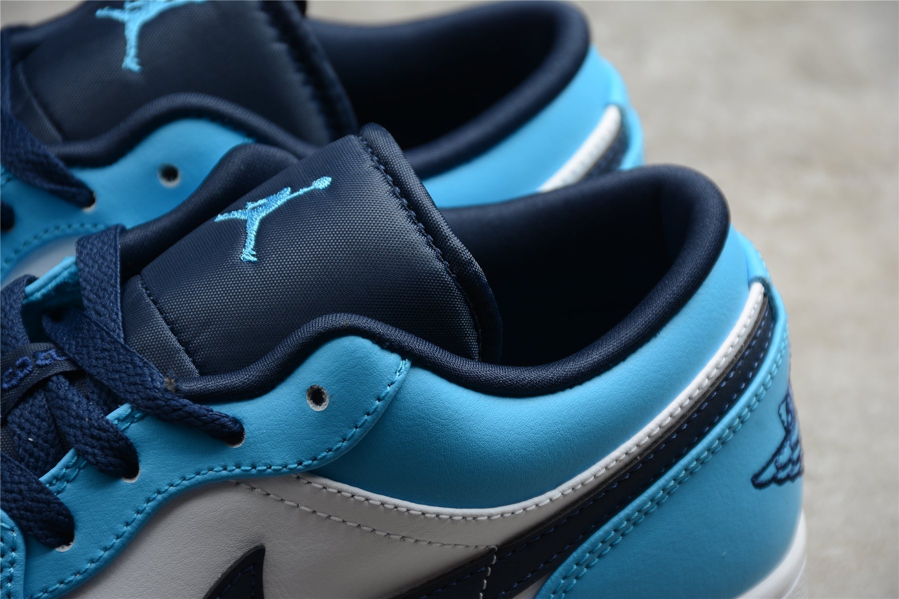 Jordan 1 Low UNC