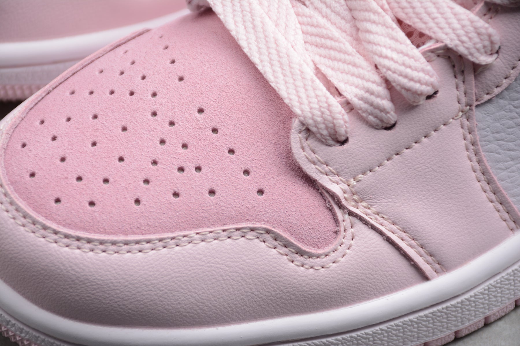Jordan 1 Mid Digital Pink
