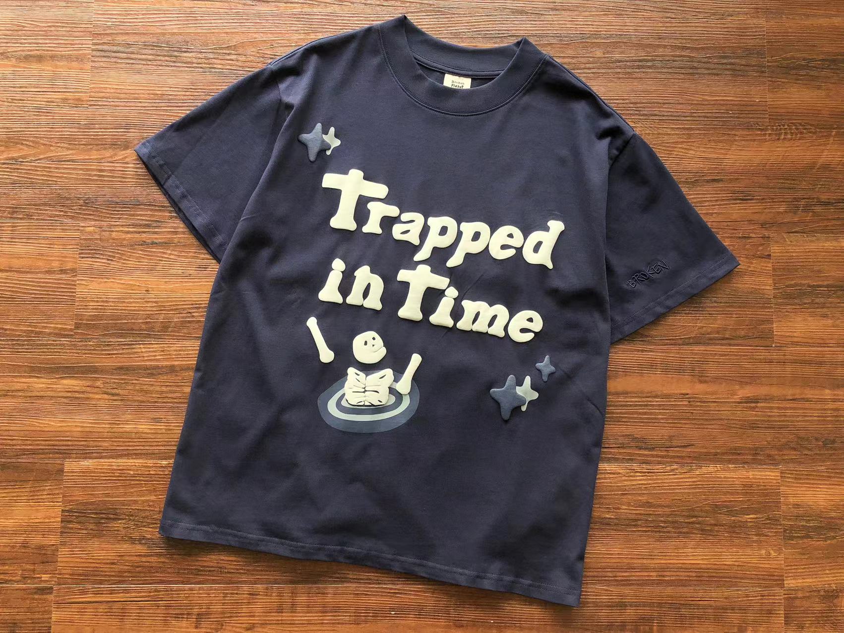 T-Shirt Broken Planet Trapped In Time