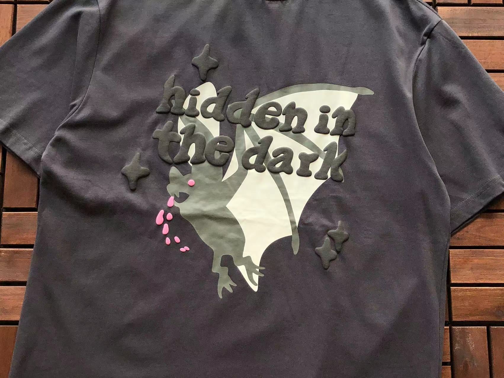 T-Shirt Broken Planet Hidden in the dark